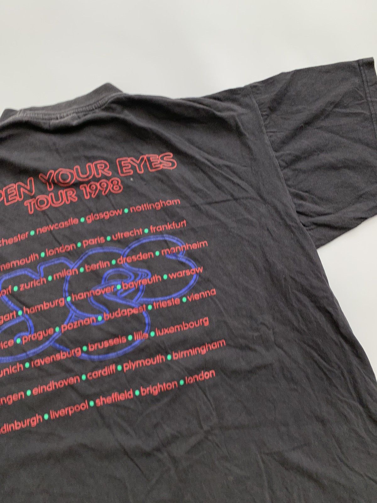 Band Tees Vintage 1997 Yes Europe Tour Faded Tee Boxy Fit Size US L / EU 52-54 / 3 - 11 Thumbnail