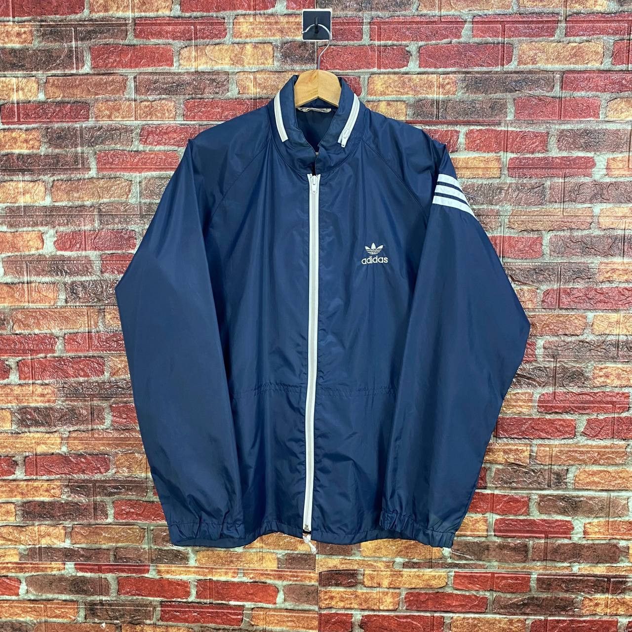 Vintage VINTAGE 90S ADIDAS CASUAL NYLONTHIN JACKET STRIPED Size US L / EU 52-54 / 3 - 1 Thumbnail