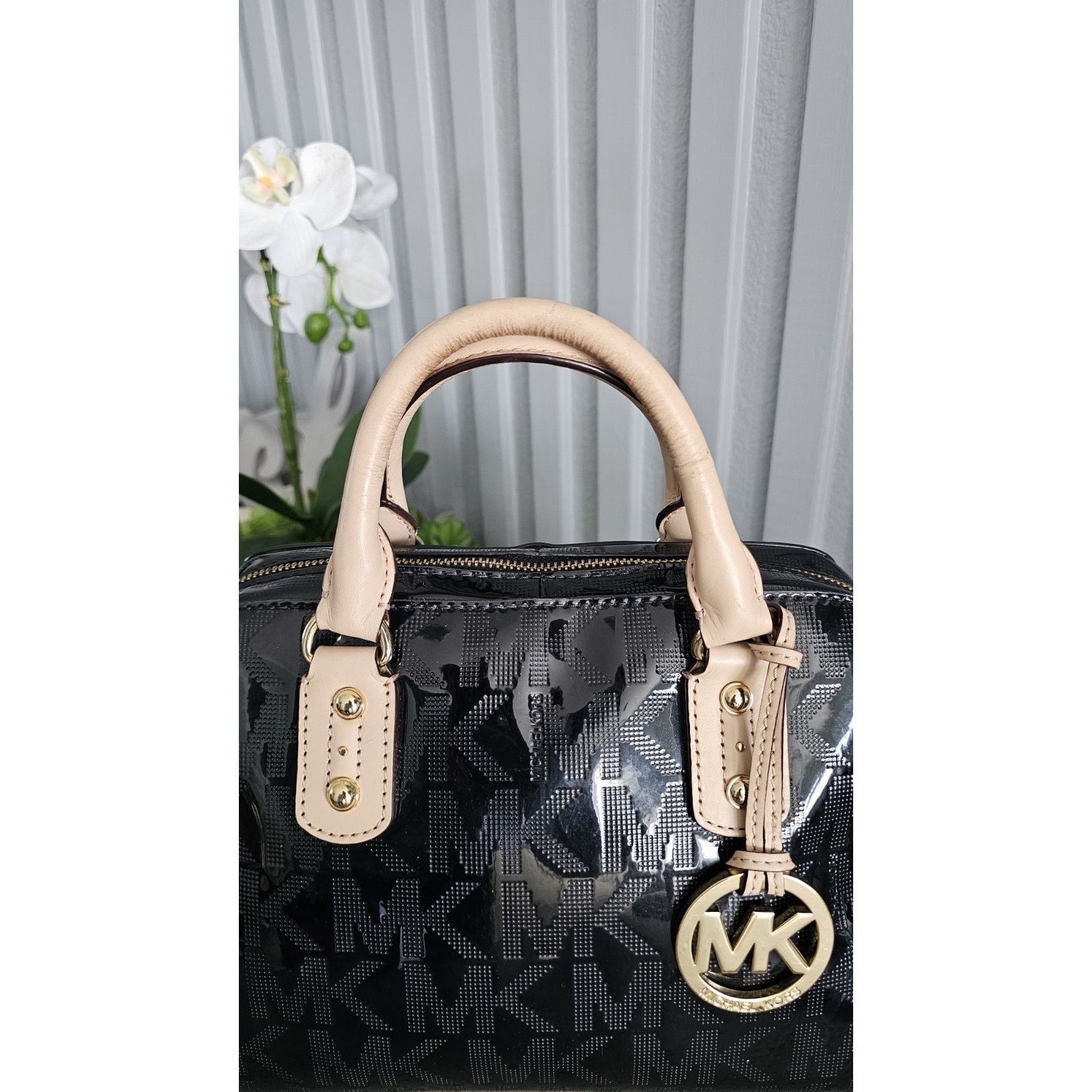 Michael Kors Michael Kors Signature Black Patent Leather Monogram Size ONE SIZE - 4 Thumbnail