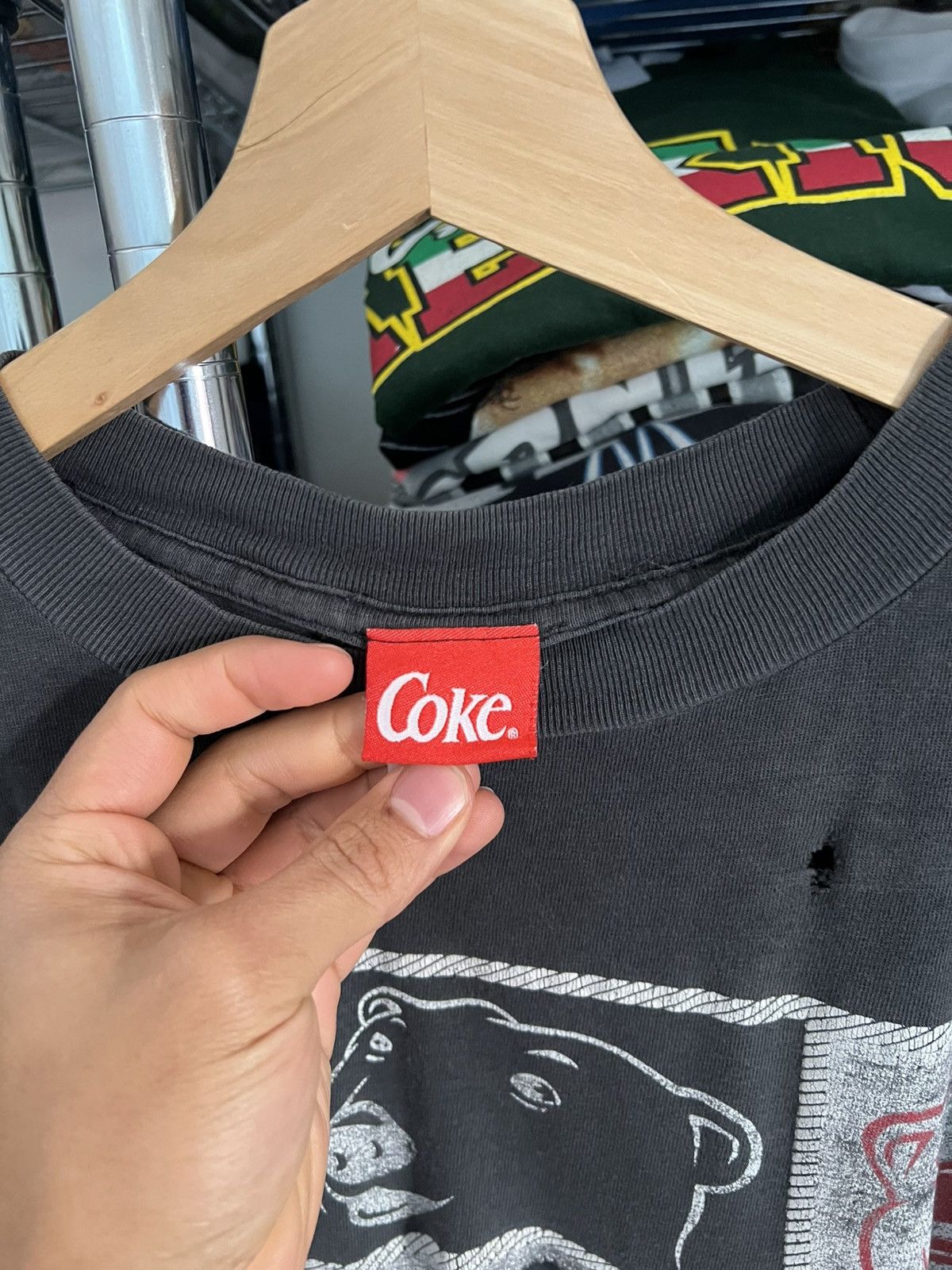 Coca Cola 1994 Coca Cola Bear Single Stitch Distressed Tee Size US XL / EU 56 / 4 - 5 Thumbnail