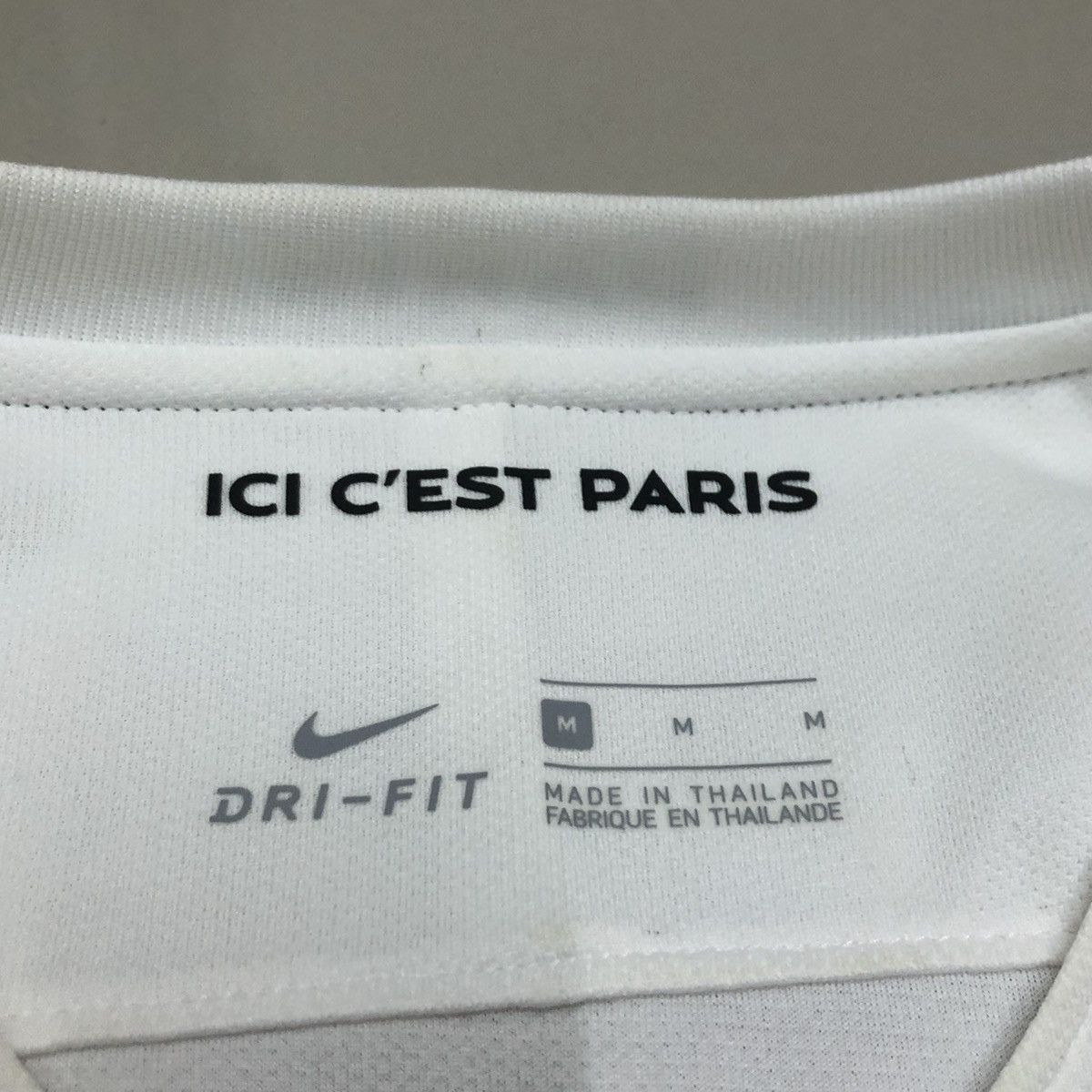 Nike PSG 16/17 third away shirt #9 Cavani Size US M / EU 48-50 / 2 - 9 Thumbnail