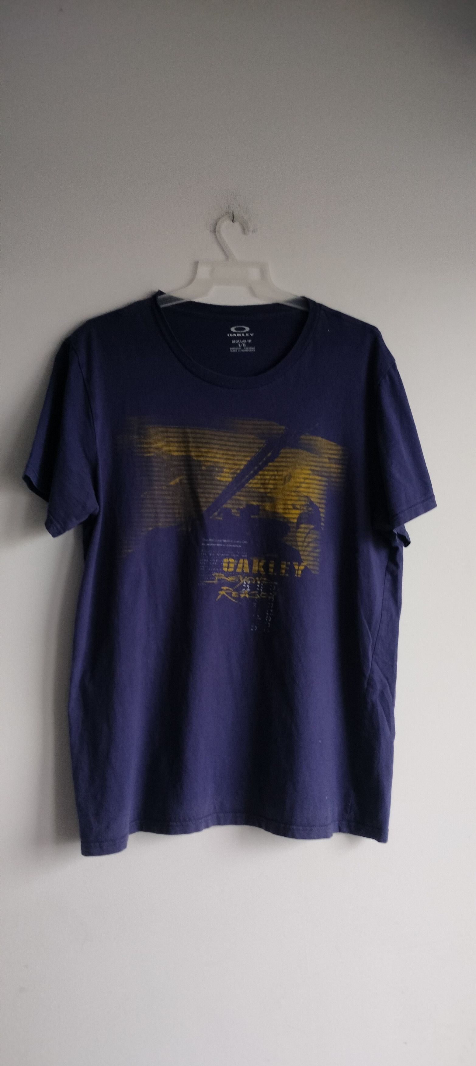 Oakley Vintage y2k Oakley T-shirt Tank Surf Skate Streetwear Size US L / EU 52-54 / 3 - 1 Thumbnail
