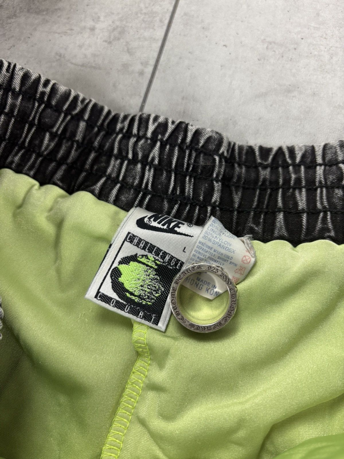 Nike Vintage RARE Nike Challenge Court Acid Wash Shorts L 90s Size US 34 / EU 50 - 7 Thumbnail