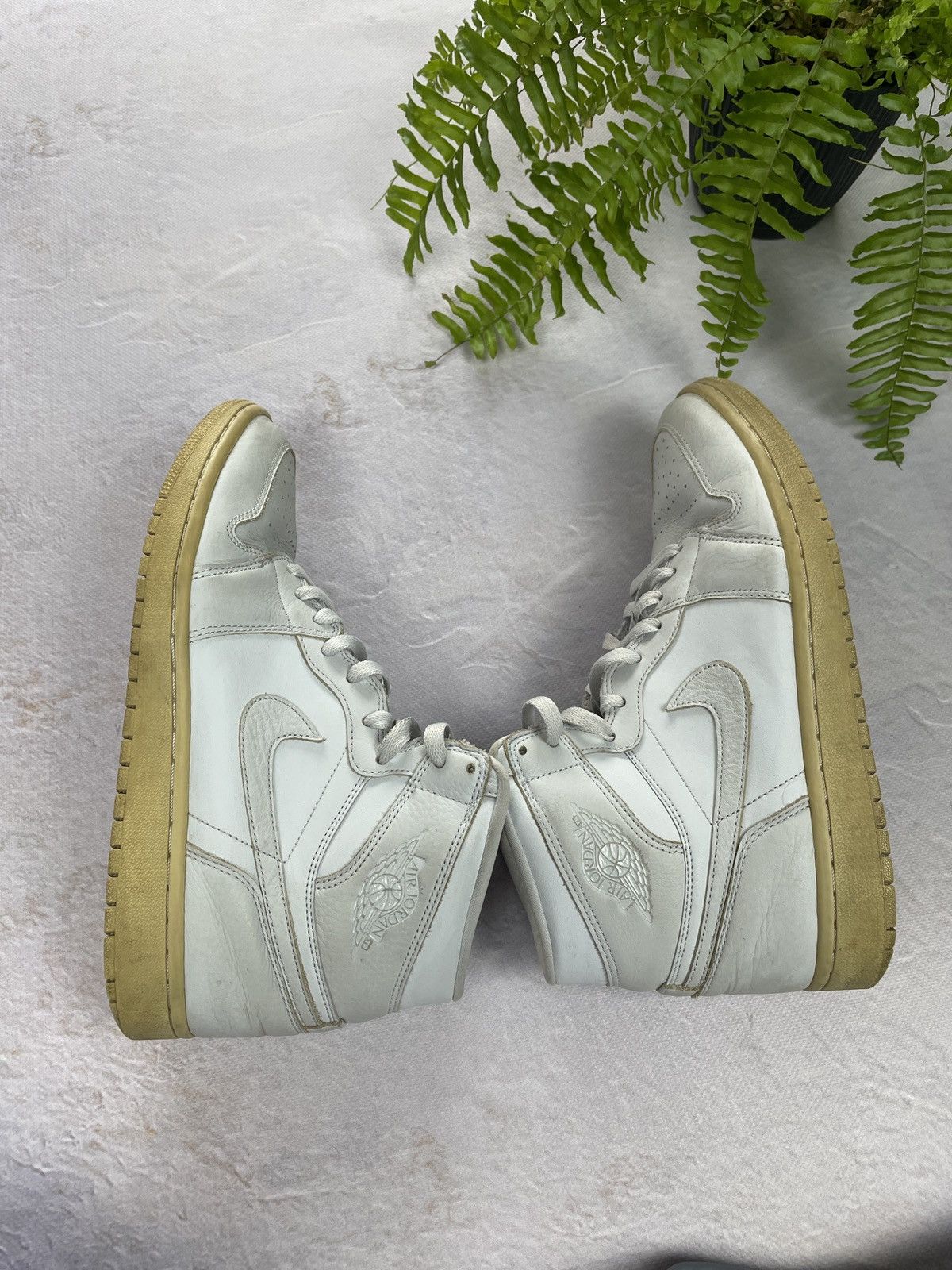 Jordan Brand × Nike Nike Air Jordan 1 Retro High Pure Platinum Sneakers Size US 9.5 / EU 42-43 - 7 Thumbnail