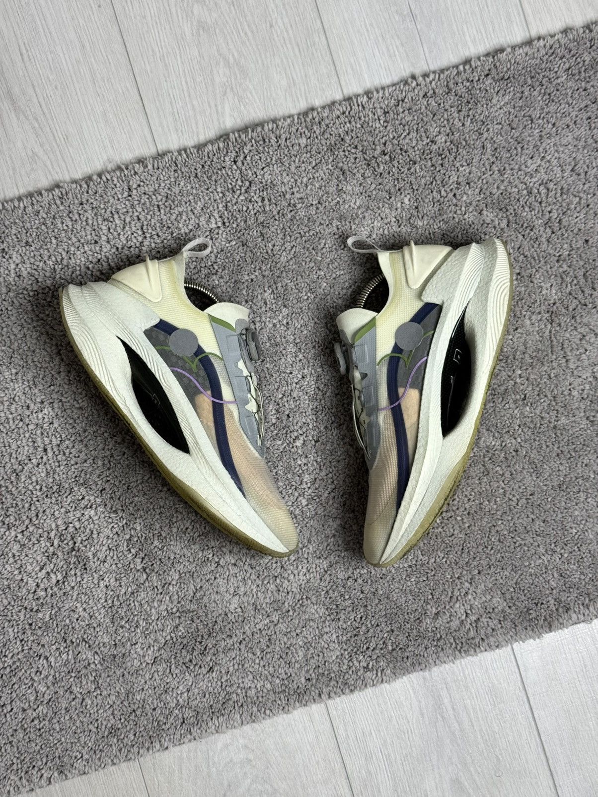 Li-Ning Li-Ning x Soulland Shadow "Snow White" Running Shoes Carbon Size US 9.5 / EU 42-43 - 1 Thumbnail