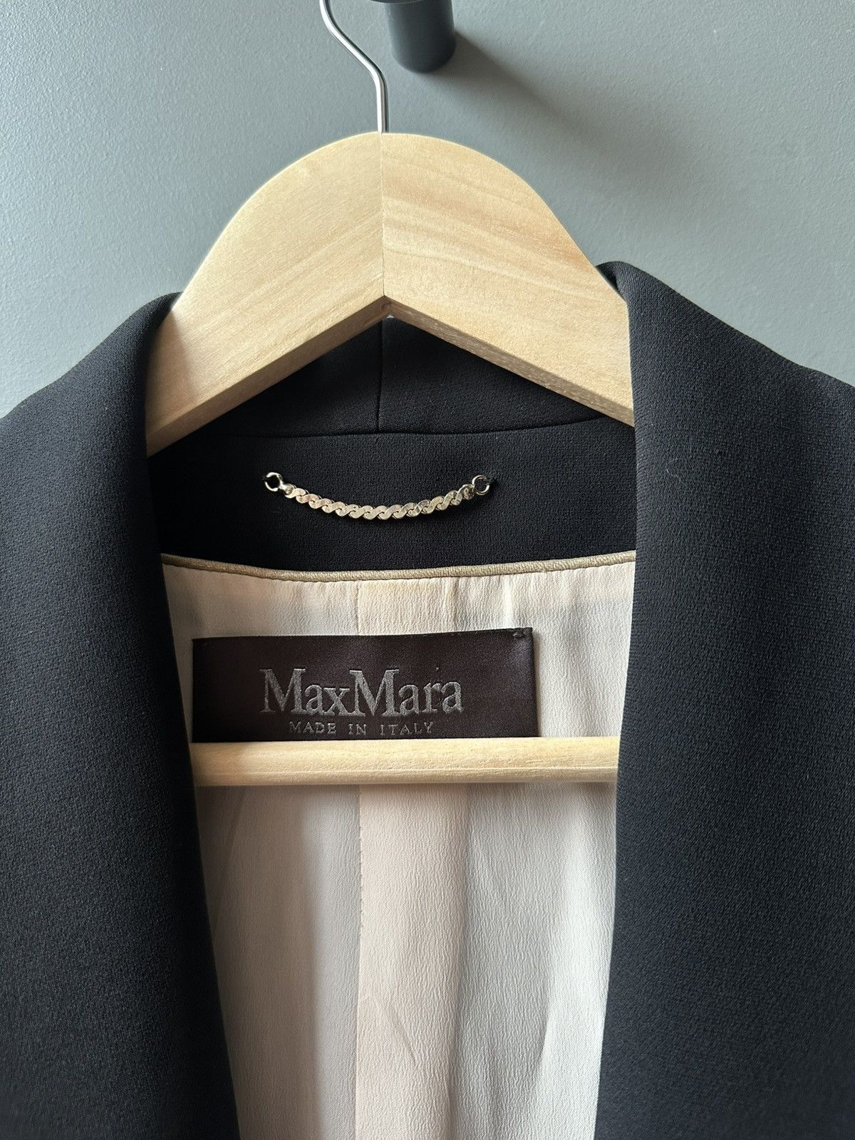 Max Mara Max Mara Cropped Tailored Black Blazer Shawl Lapel Size L / US 10 / IT 46 - 3 Thumbnail