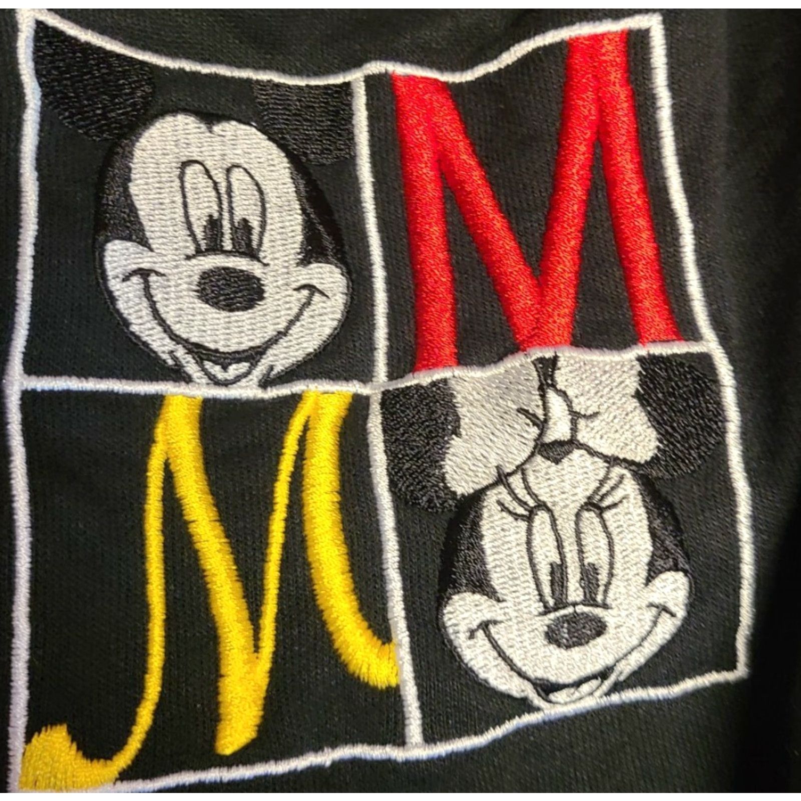 Mickey Unlimited VINTAGE Mickey Unlimited Sweatshirt Women 22W/24W Black Land N Sea Minnie DISNEY USA Hoodie? Size 3XL / US 20-22 - 3 Thumbnail