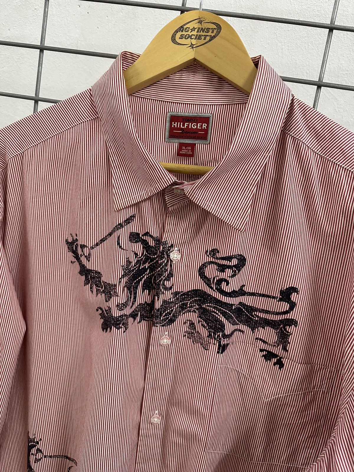 Tommy Hilfiger Rare Beautiful Tommy Hilfiger Dragon Design Hickory Shirt Size US XL / EU 56 / 4 - 13 Thumbnail
