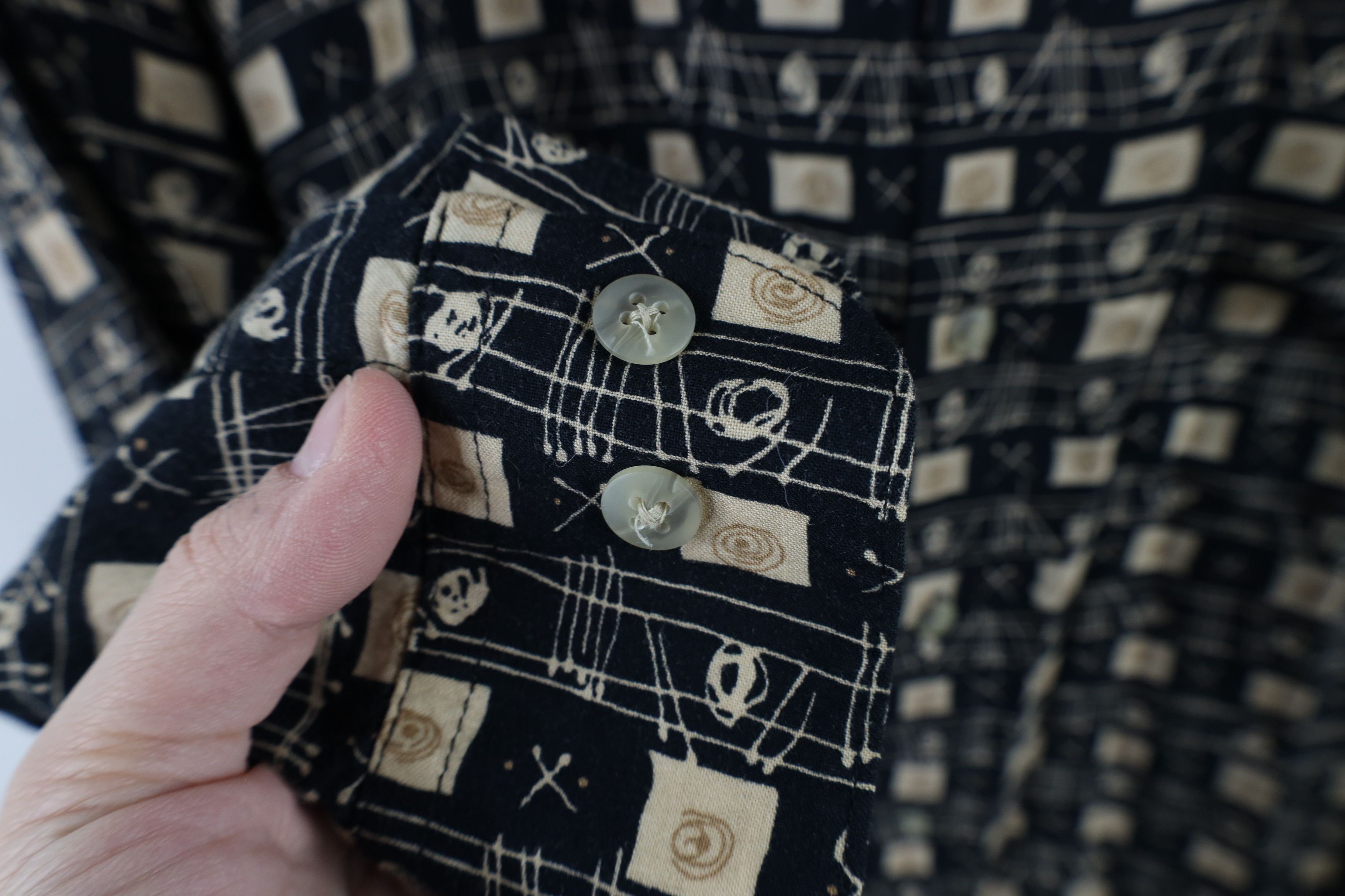 Vintage Vintage 90s Streetwear Geometric Long Sleeve Button Shirt Size US L / EU 52-54 / 3 - 5 Thumbnail