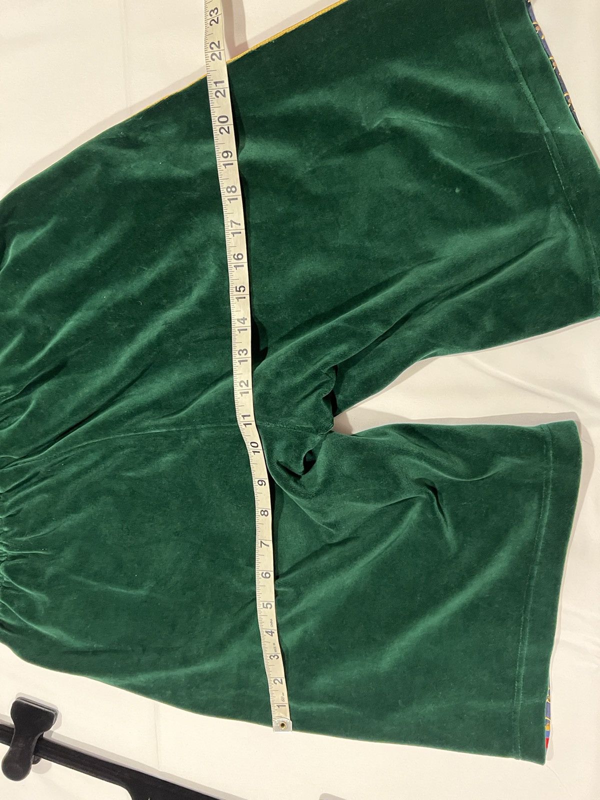 Gucci Gucci mens shorts. XS. $2100 Size US 27 - 13 Thumbnail