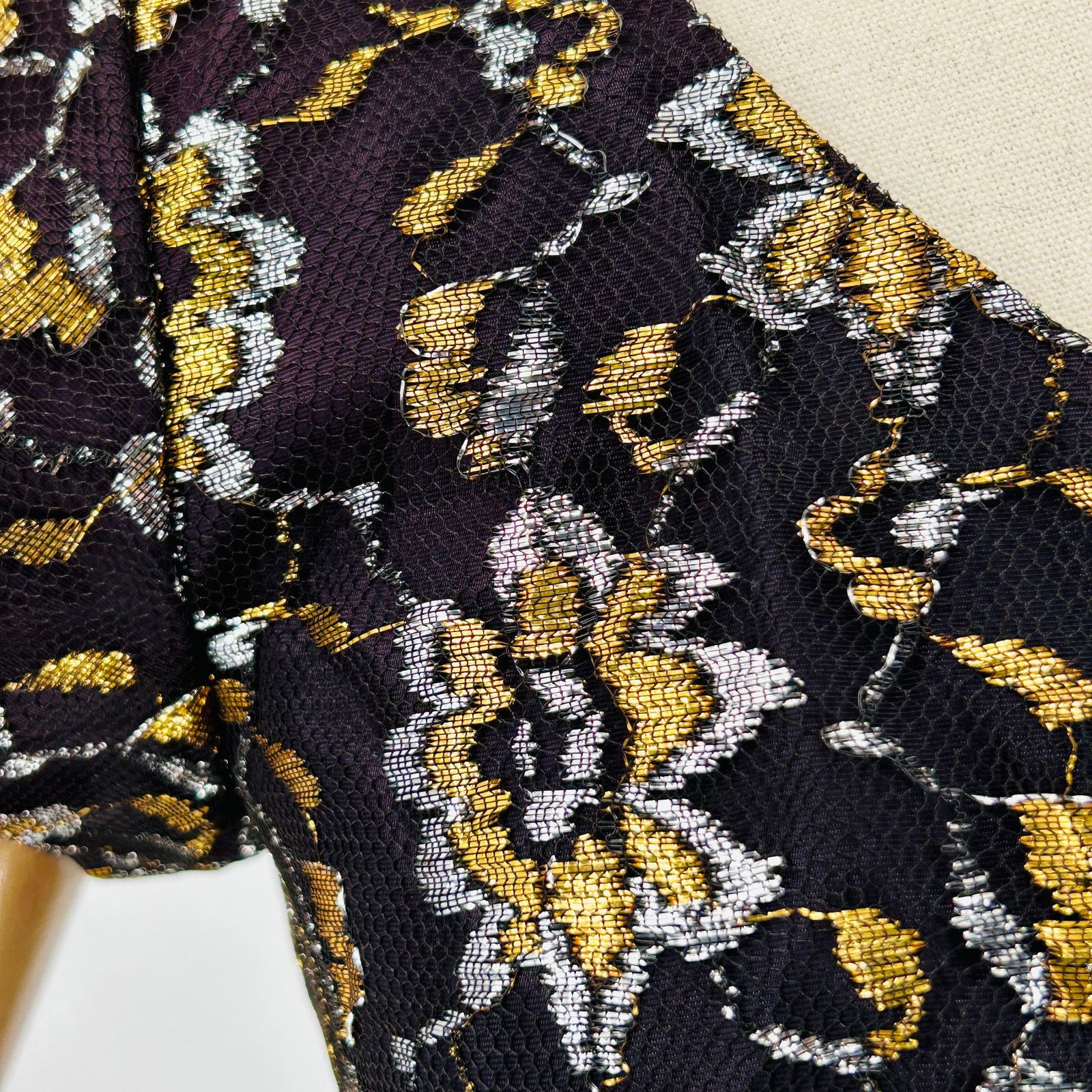 Vintage 50s/60s Black Gold Metallic Floral Lace Cocktail Dress Size XS / US 0-2 / IT 36-38 - 3 Thumbnail