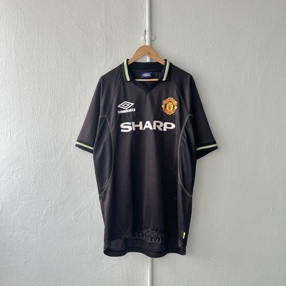 Umbro × Vintage Vintage 1998/1999 Manchester United Third Kit Size US XL / EU 56 / 4 - 2 Thumbnail