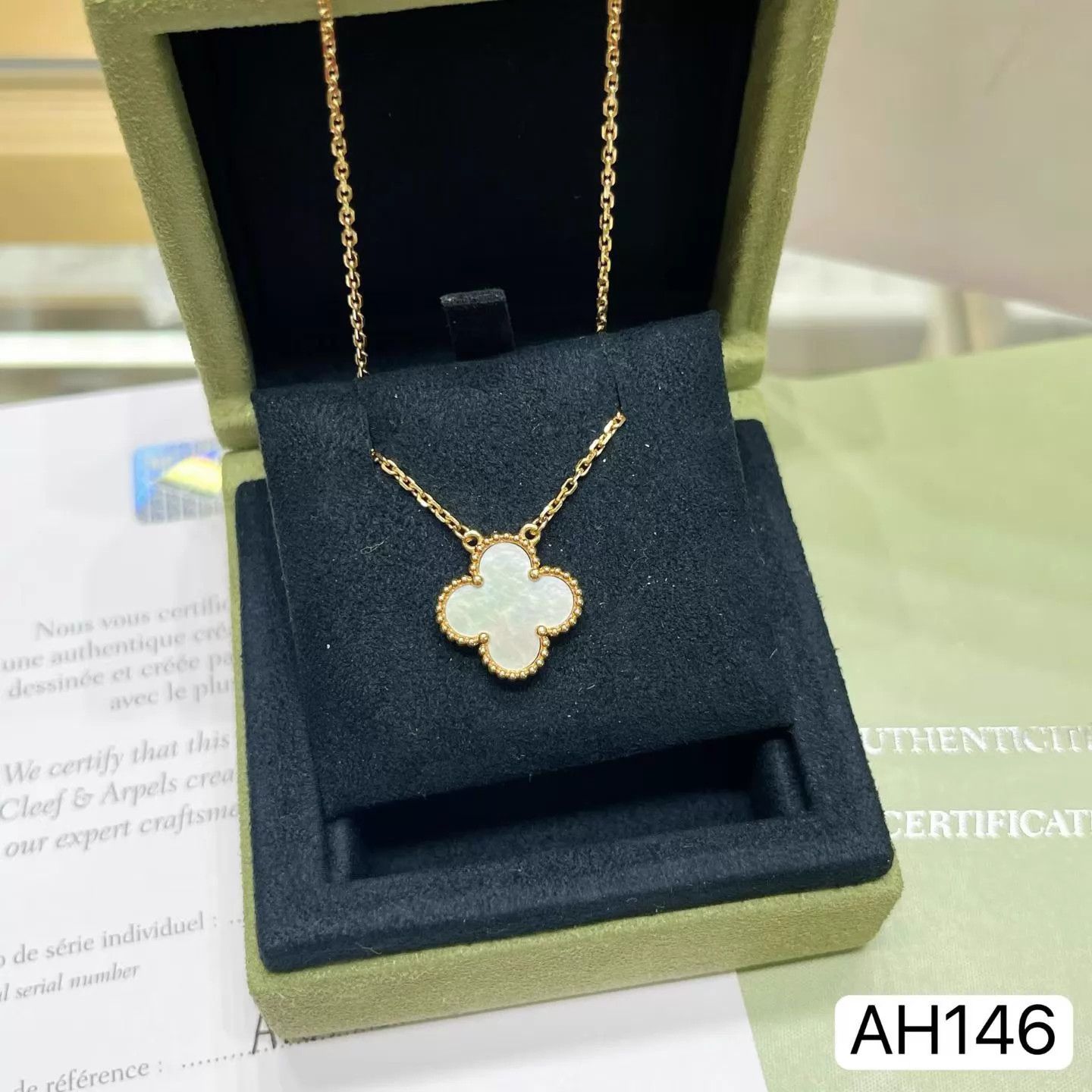 Van Cleef & Arpels VCA Alhambra White MOP Medium Necklace 24 Box Card Dust Bag Size ONE SIZE - 3 Thumbnail