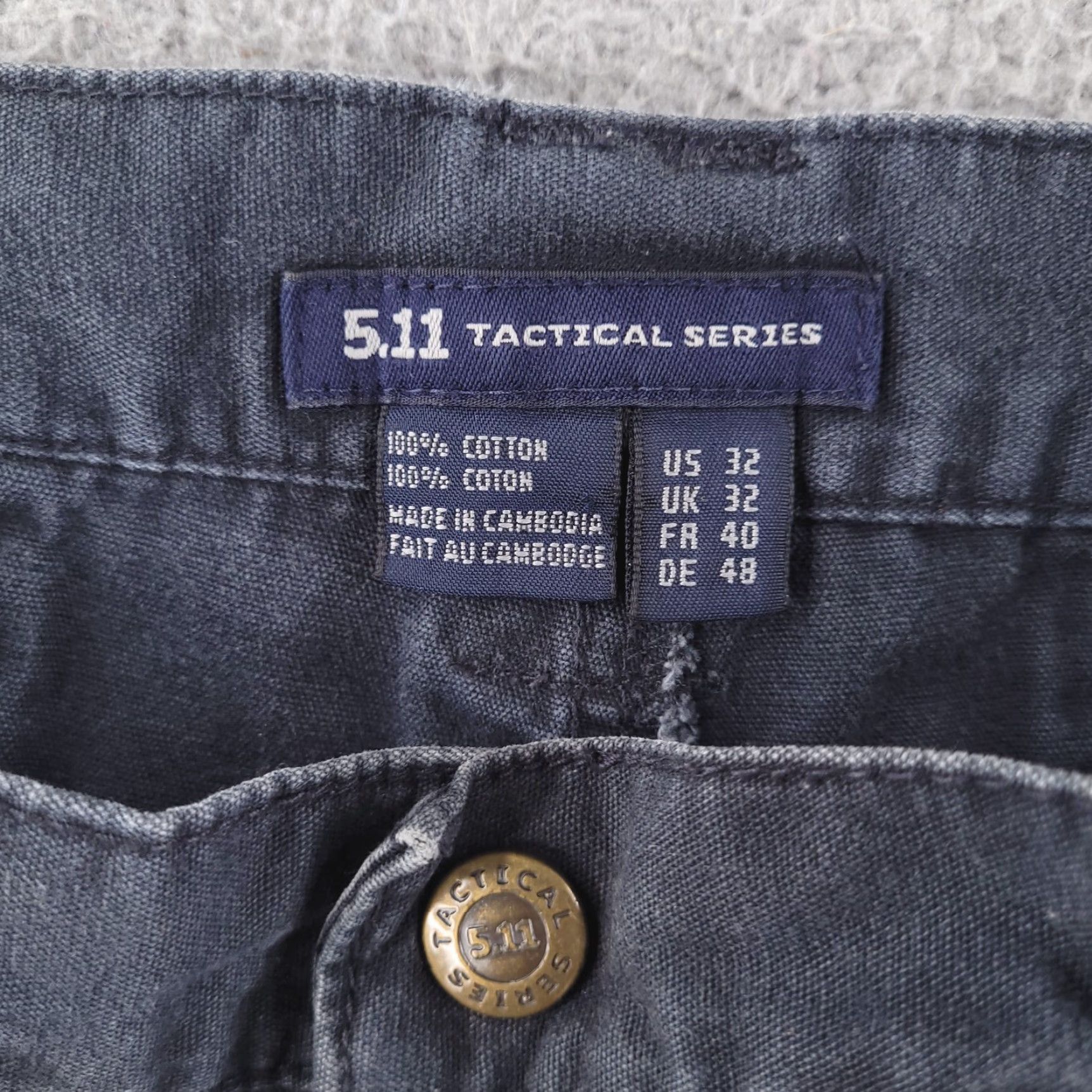 Vintage VINTAGE 511 Tactical Shorts Mens 32 Distressed Canvas Cargo Workwear Blue 32 5.11 Mens Cargo Shorts Distressed Workwear Size US 32 / EU 48 - 4 Thumbnail