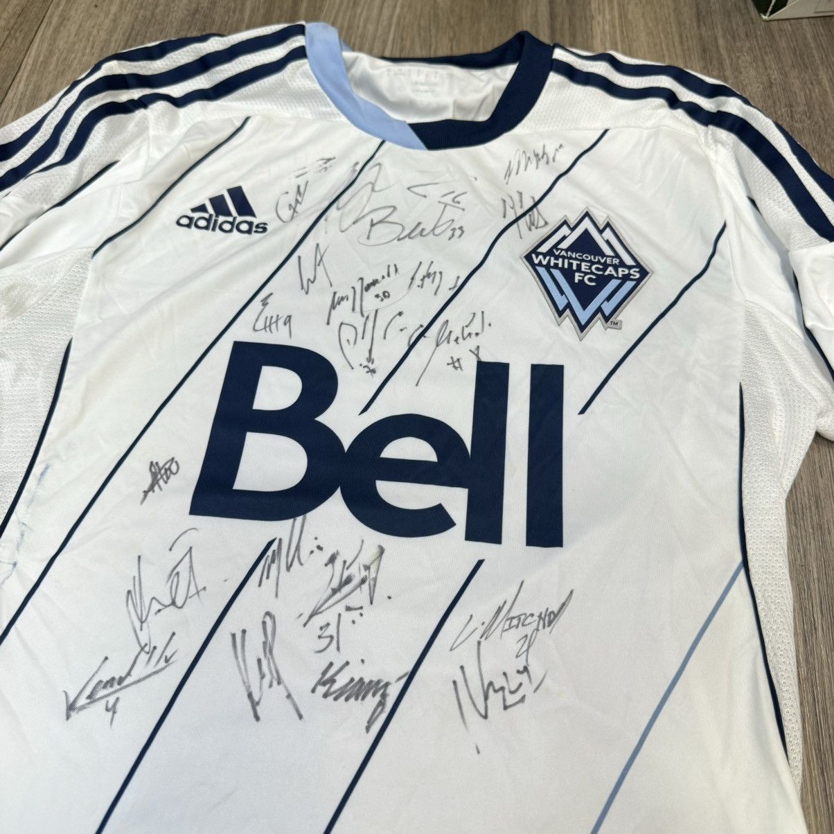 Adidas × Signatures Vancouver Whitecaps 13/14 player issue team squad signed Size US S / EU 44-46 / 1 - 3 Thumbnail