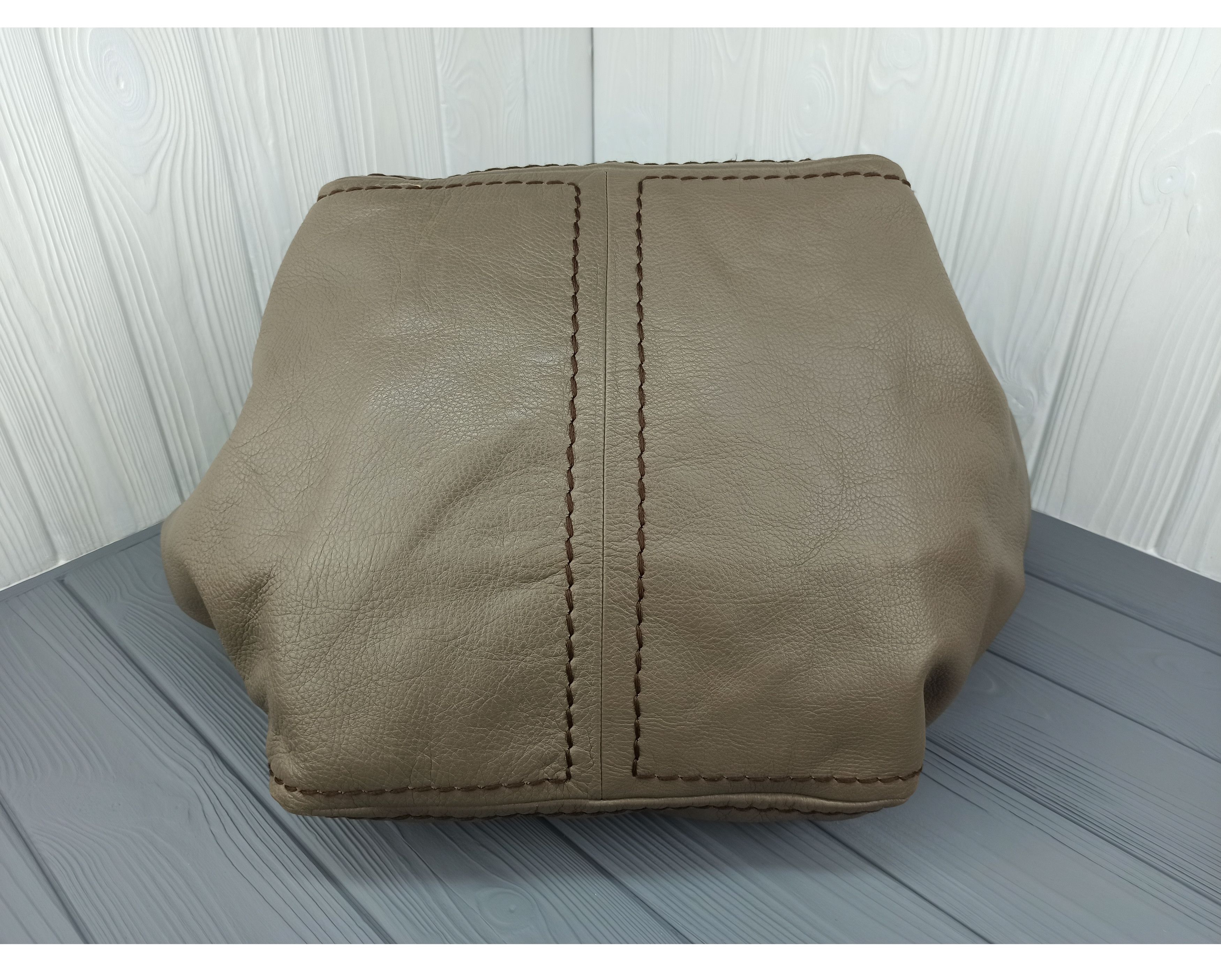 Jimmy Choo Jimmi Choo Leather Shoulder Bag Size ONE SIZE - 7 Thumbnail
