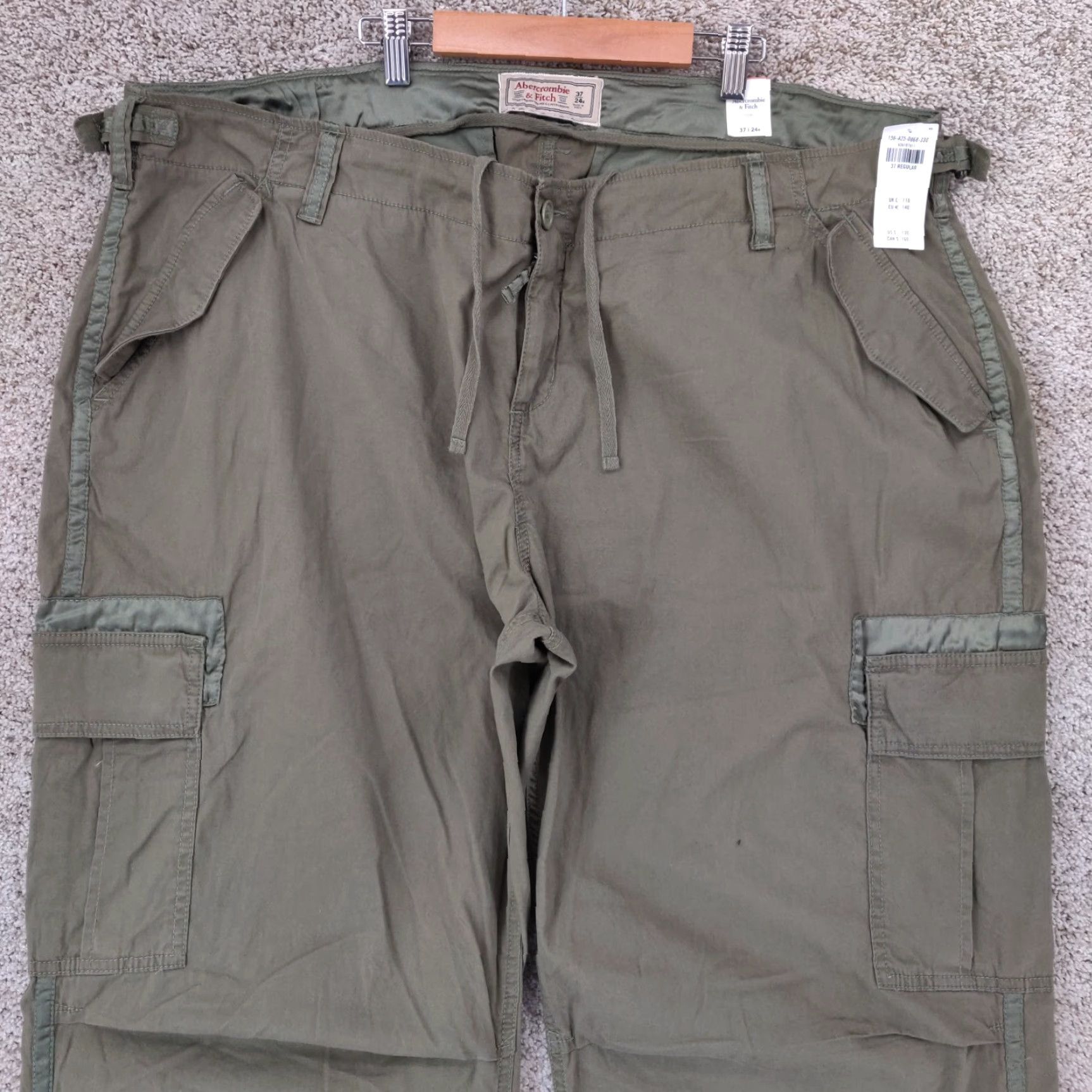 Abercrombie & Fitch VINTAGE Abercrombie & Fitch Cargo Pants Women Regular 37 Olive Green Relaxed Tapered 31in Inseam 40in Waist Styled Y2K Streetwear Mens? Womens Size 25" / US 0 / IT 36 - 2 Thumbnail