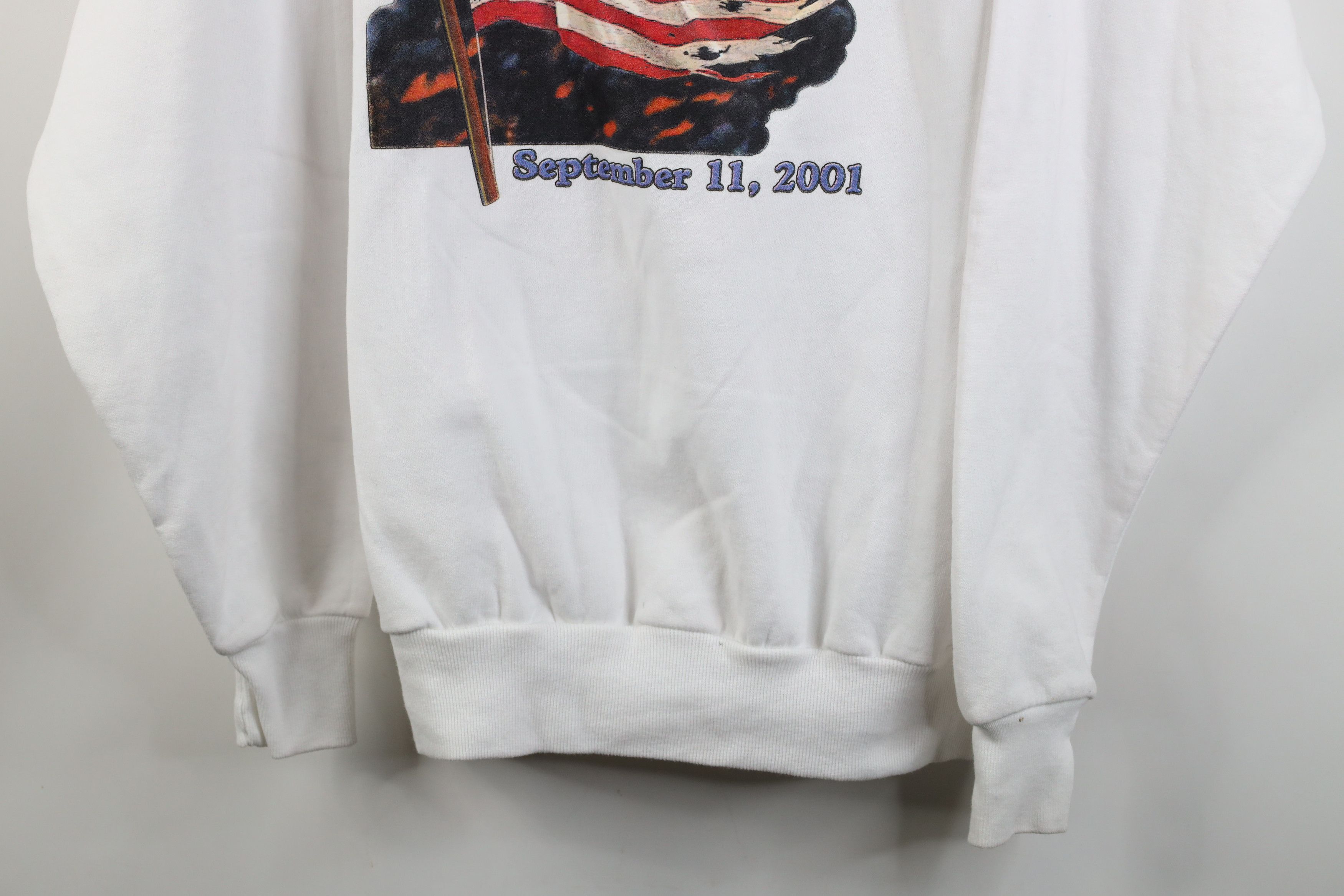 Vintage Vintage Y2K 2001 World Trade Center Flag Sweatshirt White Size US L / EU 52-54 / 3 - 3 Thumbnail