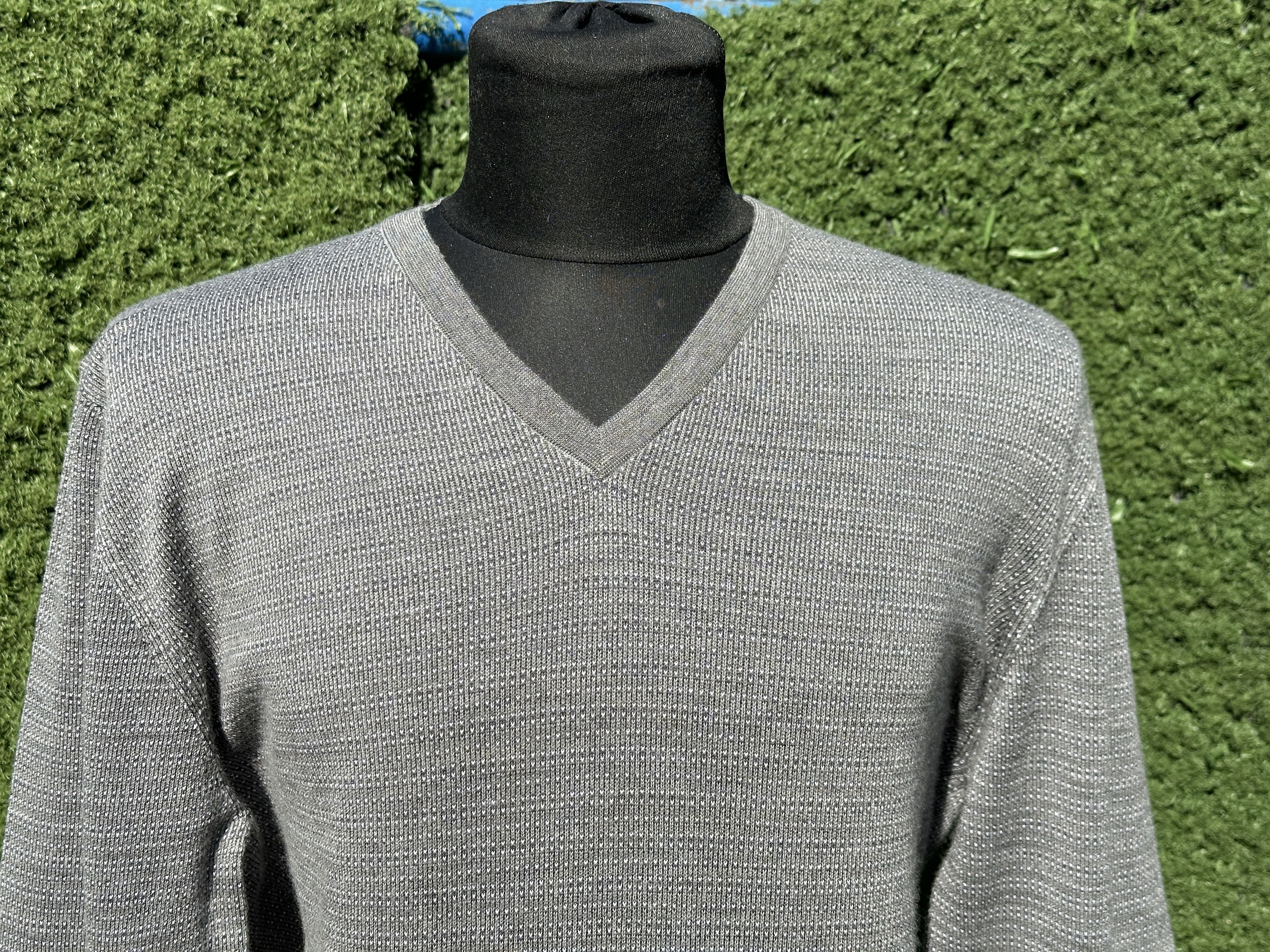 Prada Prada Milano V Neck Light Sweater Pullover Striped Size 52 L Size US L / EU 52-54 / 3 - 2 Thumbnail