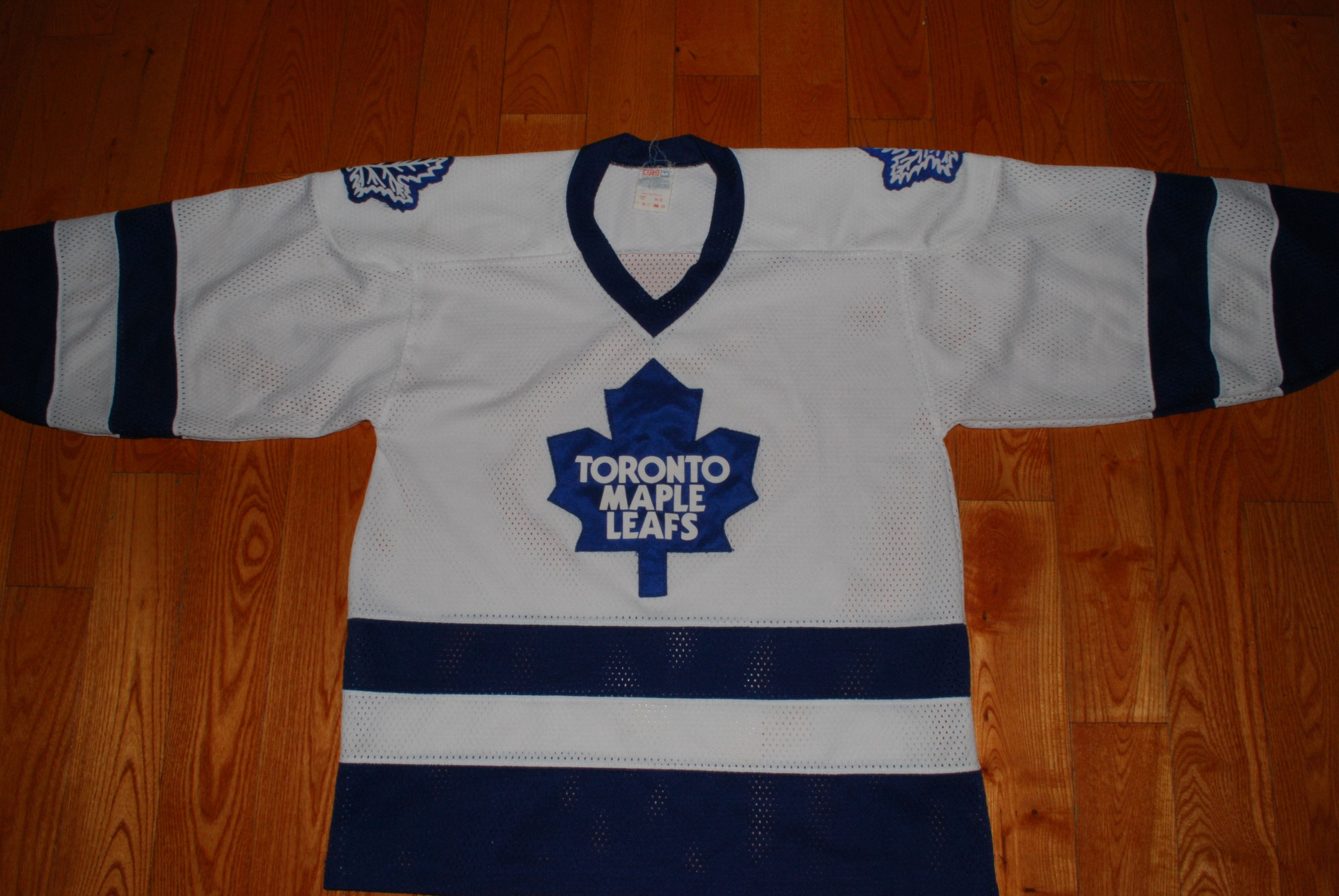 Ccm Vintage Toronto Maple Leafs Mesh Hockey Jersey by CCM Size US M / EU 48-50 / 2 - 2 Thumbnail