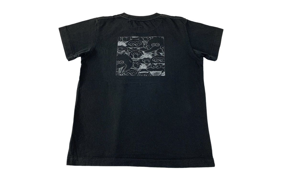 Kaws Kaws Sesame Street Single Pocket Art Logo Tee Size S / US 4 / IT 40 - 1 Thumbnail