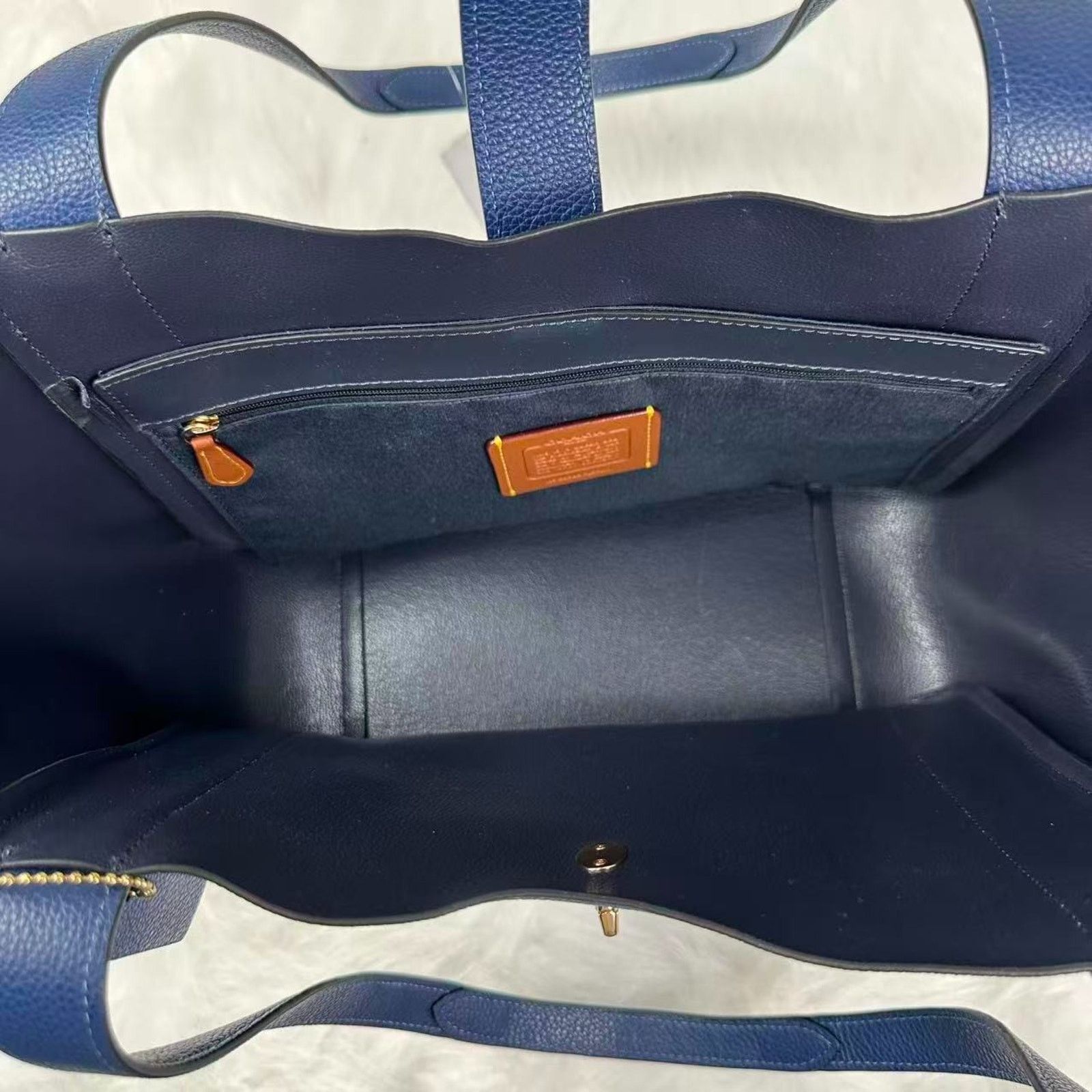 Coach Coach Hadley Turnlock Tote Bag Leather/Gold/Deep Blue CAL17 Size ONE SIZE - 9 Thumbnail