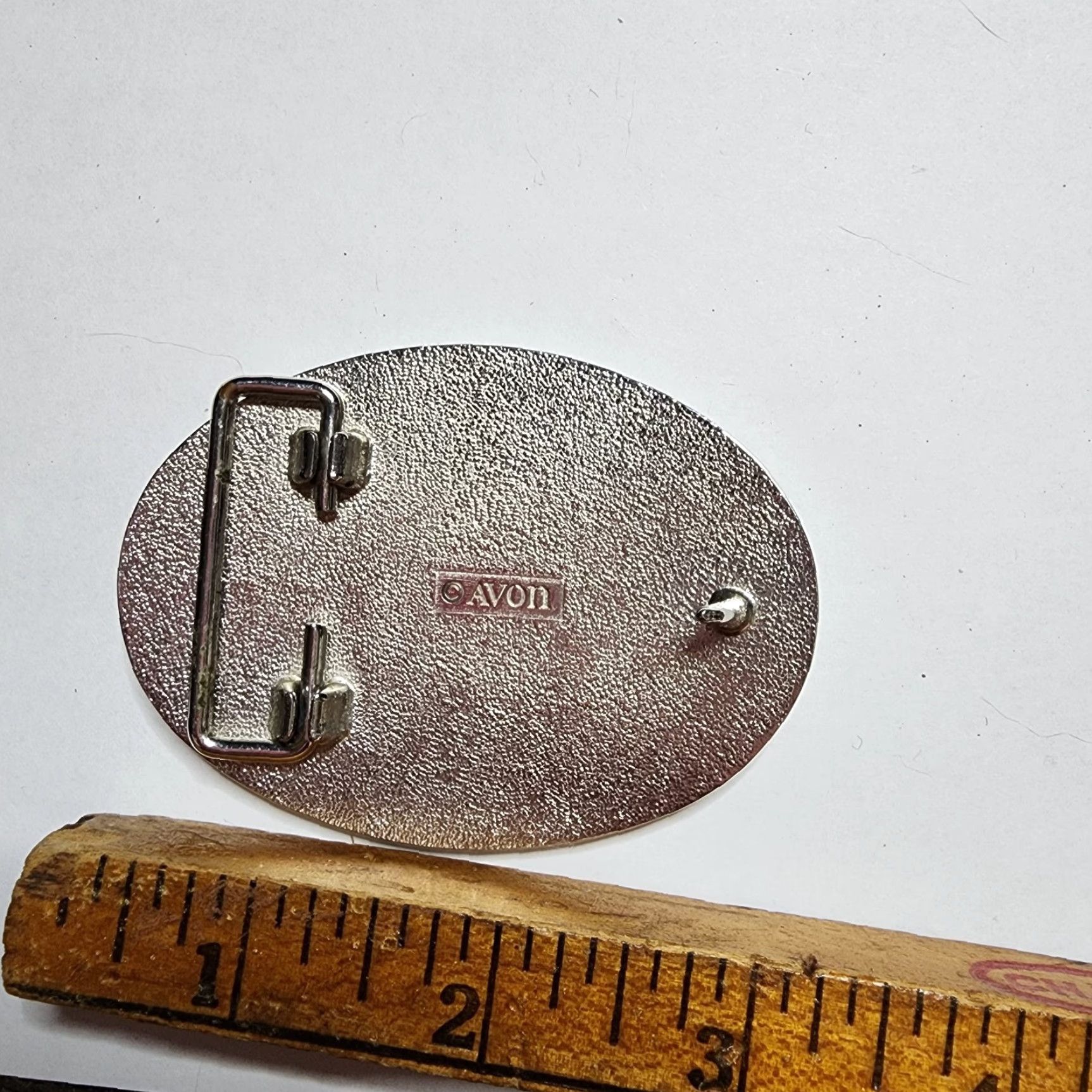 Vintage VINTAGE Avon Metal Silvertone Saddle Engraved Belt Buckle Mens Belt Buckle Silver 1.5 in Western Buckle 60s-00s Size ONE SIZE - 2 Thumbnail
