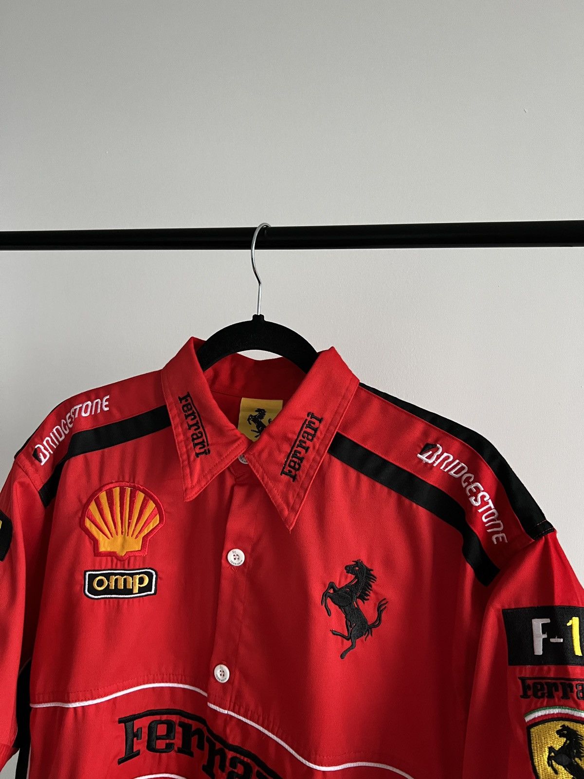 Ferrari Vintage Ferrari 1996 Scuderia F1 Racing Retro Button Shirt Size US XL / EU 56 / 4 - 4 Thumbnail