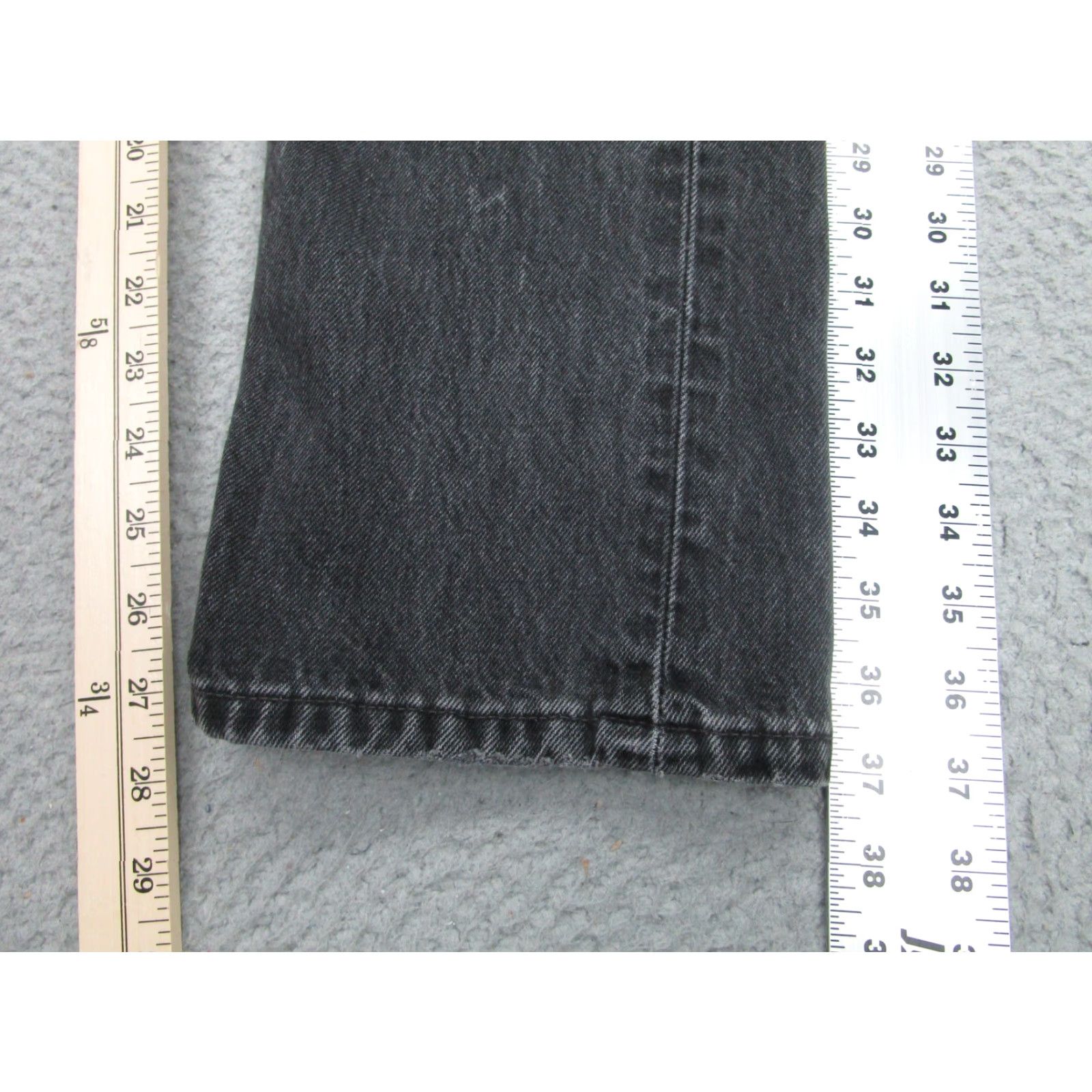 Levi's VINTAGE Levis 501 Jeans Mens 31x30 Student Fit Button Fly Made USA 90s Denim Black Straight Real Leather Patch 100% Cotton Mens Size US 31 - 2 Thumbnail