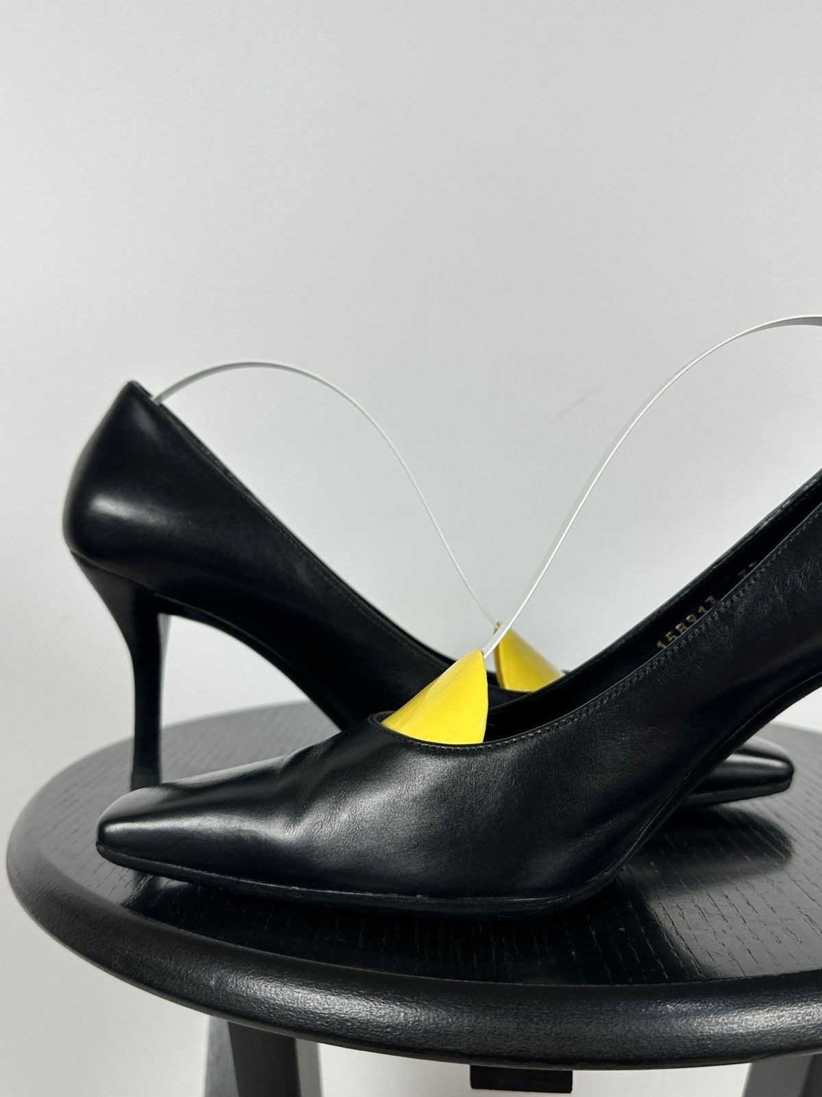 Gucci Vintage Gucci Leather Square Toe Gold Logo Heels Pumps Size US 7 / IT 37 - 18 Thumbnail