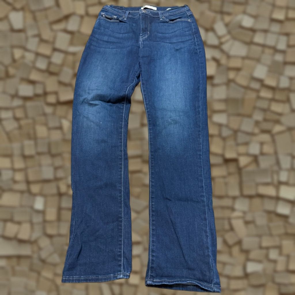 Levi's VINTAGE? Nope. Size 32" / US 10 / IT 46 - 1 Thumbnail