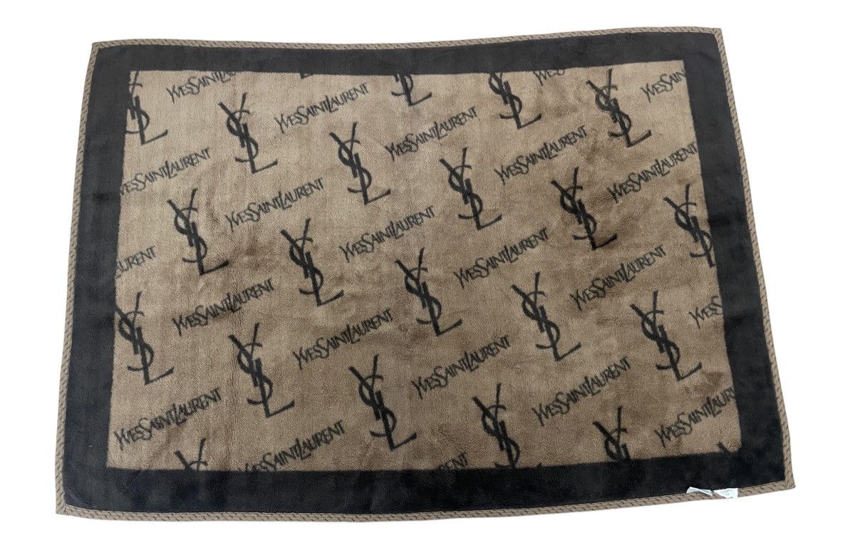 Yves Saint Laurent YvesSaintLauren Soft Rugs Size ONE SIZE - 1 Thumbnail