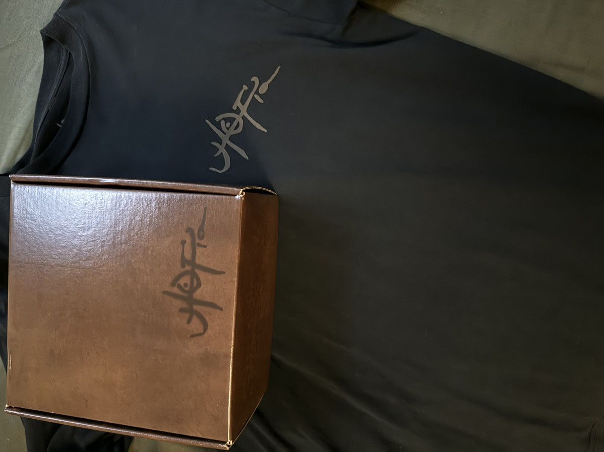 Travis Scott Travis Scott Utopia Long Sleeve face tee Size US M / EU 48-50 / 2 - 4 Thumbnail
