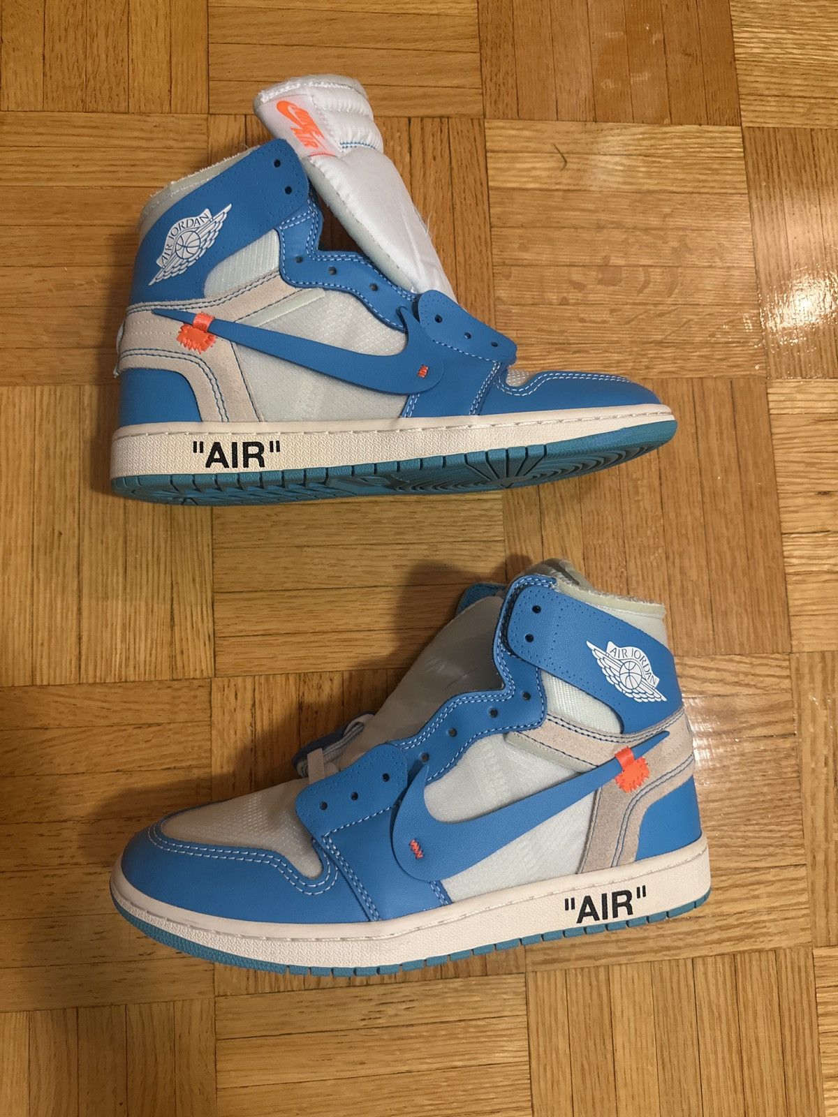 Jordan Brand × Off-White Jordan 1 OFF-White UNC Size 9 Size US 9 / EU 42 - 12 Thumbnail