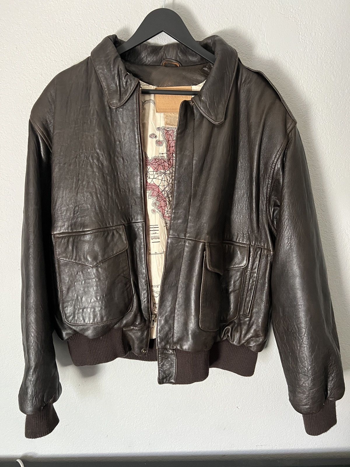 Vintage Vintage leather jacket /Map Size US L / EU 52-54 / 3 - 7 Thumbnail