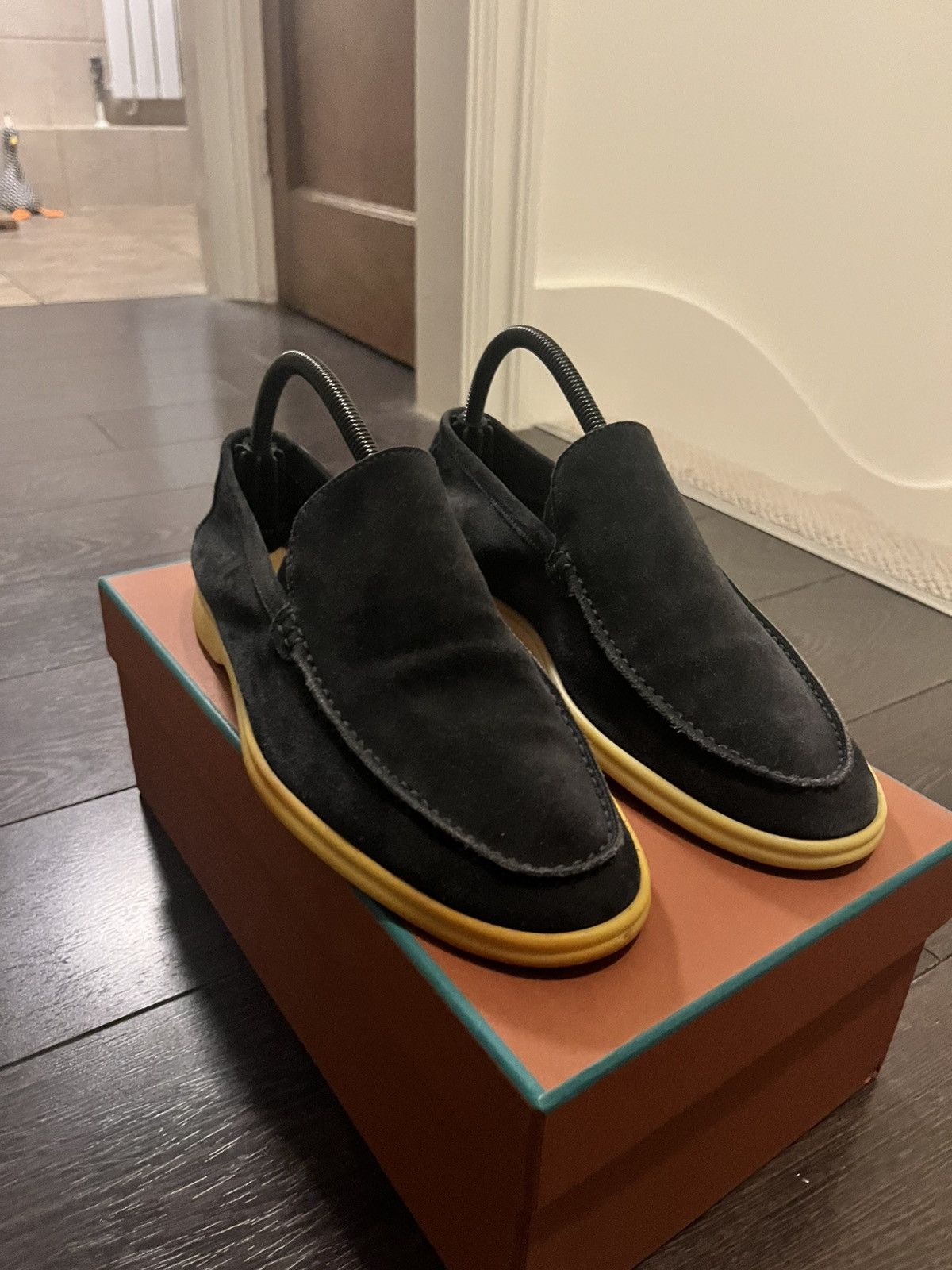 Loro Piana Loro Piana navy summer walk uk 6 eu 40 Size US 7 / EU 40 - 1 Thumbnail