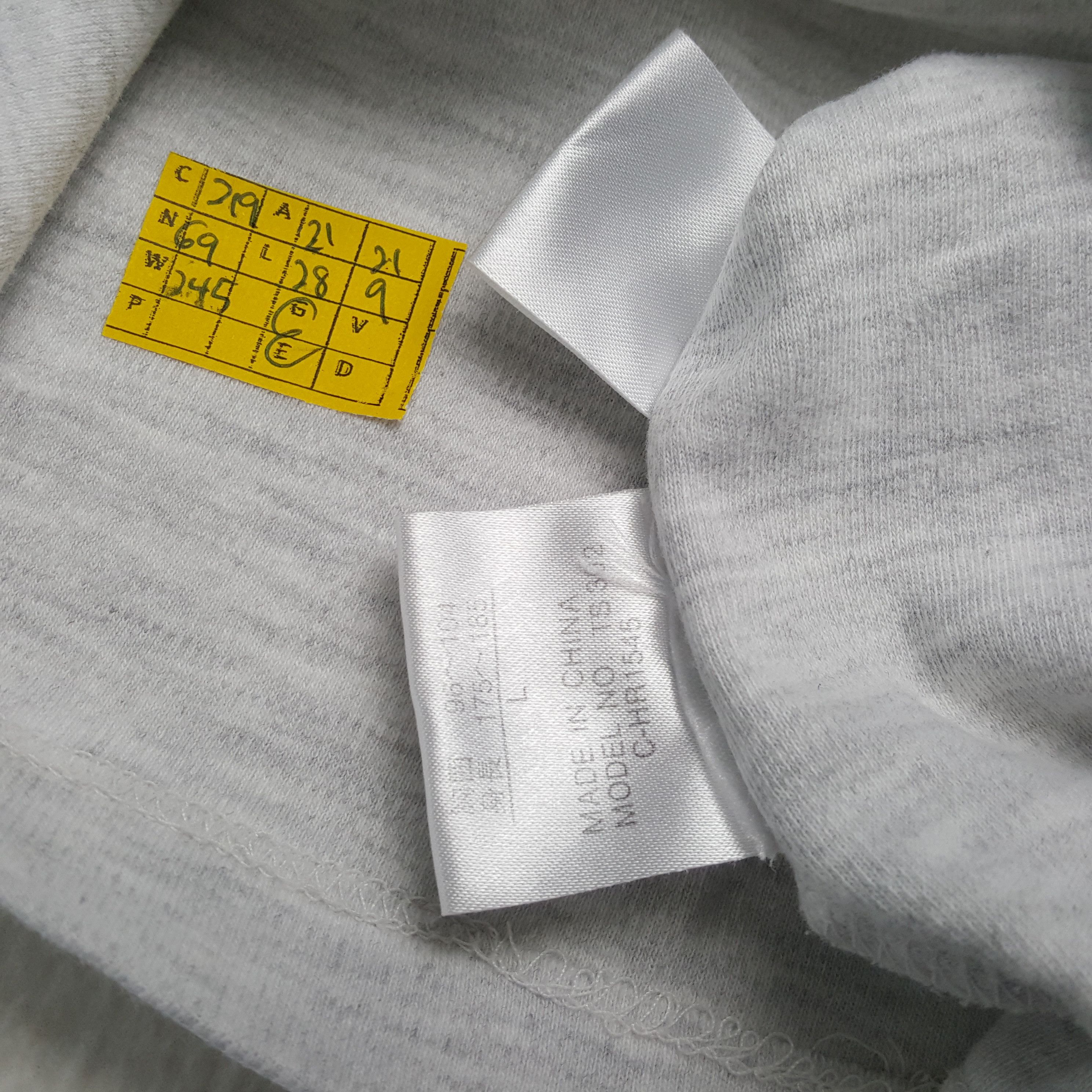 Vintage × Yves Saint Laurent Vintage YVES SAINT LAURENT Italian Fashion Brand T-Shirts Size US L / EU 52-54 / 3 - 4 Thumbnail