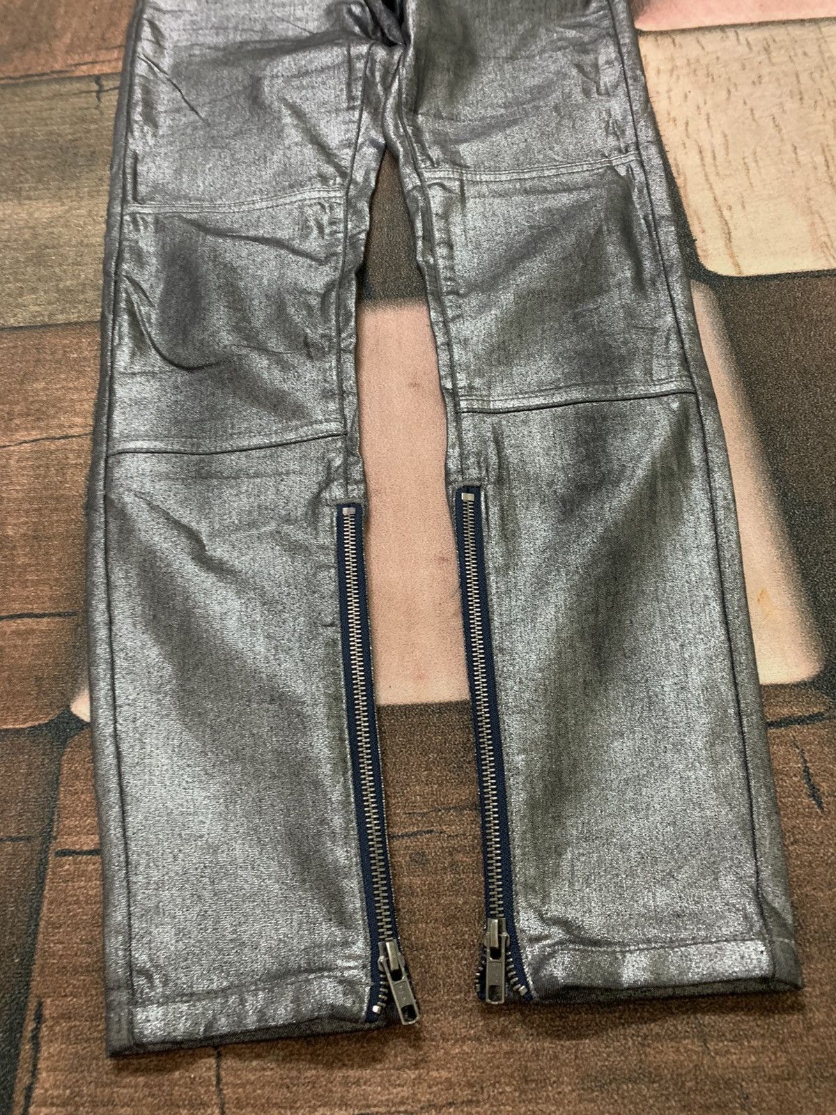 BCBGeneration CRAZY gun metal y2k pant waxed style with zipper leg Size US 28 / EU 44 - 11 Thumbnail