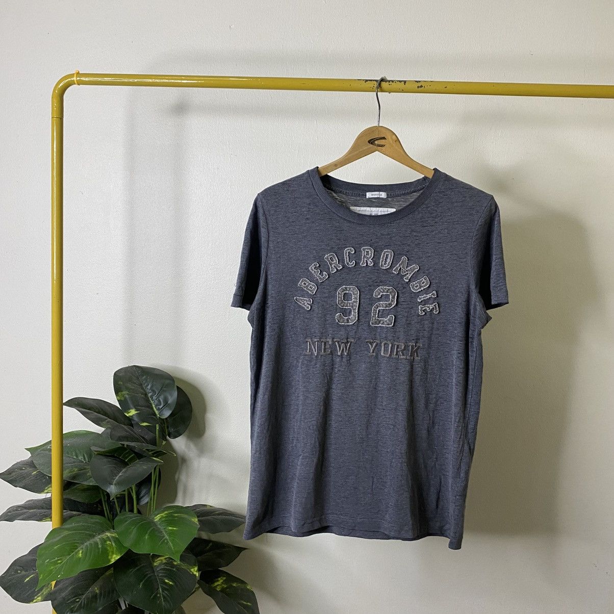 Abercrombie & Fitch Y2K Abercrombie Muscle T Shirt Size US L / EU 52-54 / 3 - 1 Thumbnail