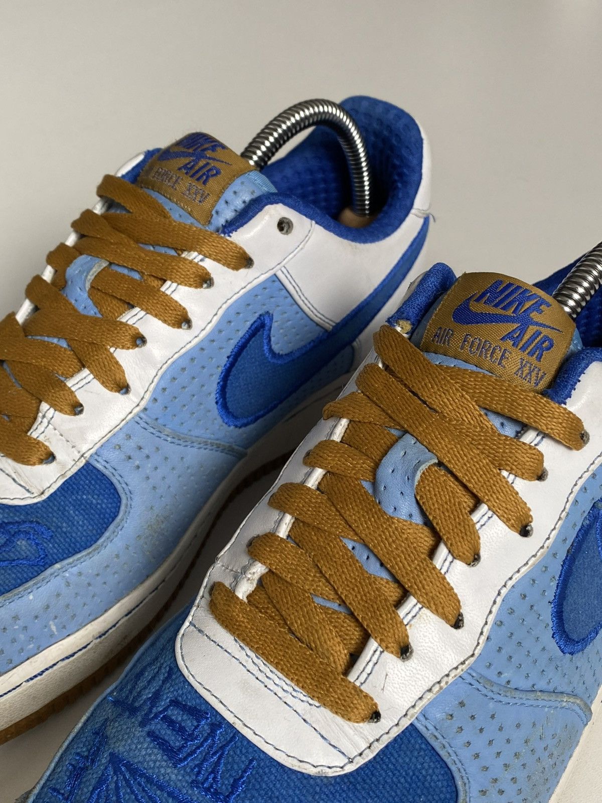 Nike 🔥 VINTAGE 00s NIKE AIR FORCE 1 PREMIUM DOWN NORTH COLLAB Size US 7 / EU 40 - 8 Thumbnail