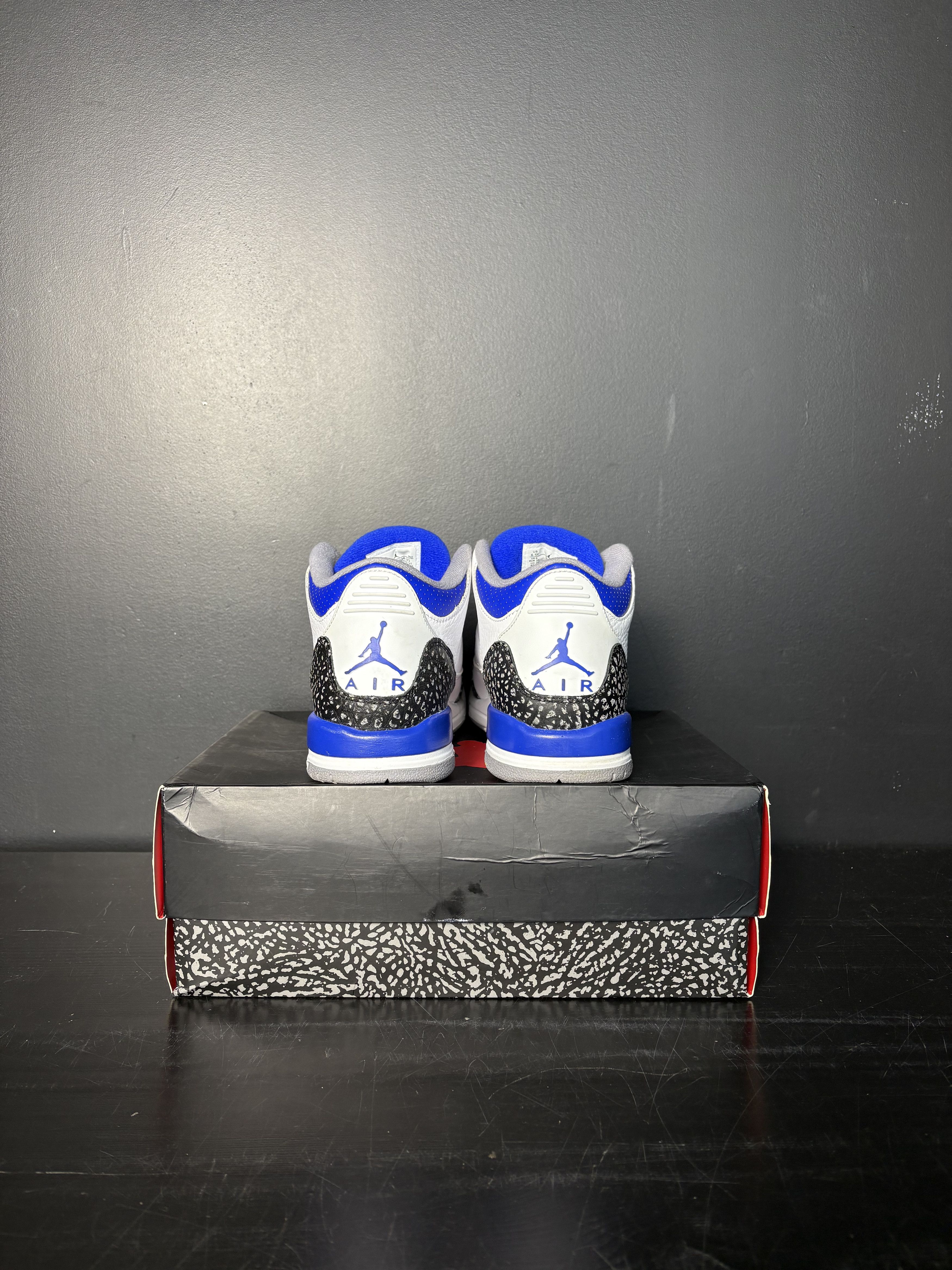 Jordan Brand Air Jordan 3 Retro "Racer Blue" (GS) **PRE-OWNED** Size US 6.5 / EU 39-40 - 3 Thumbnail