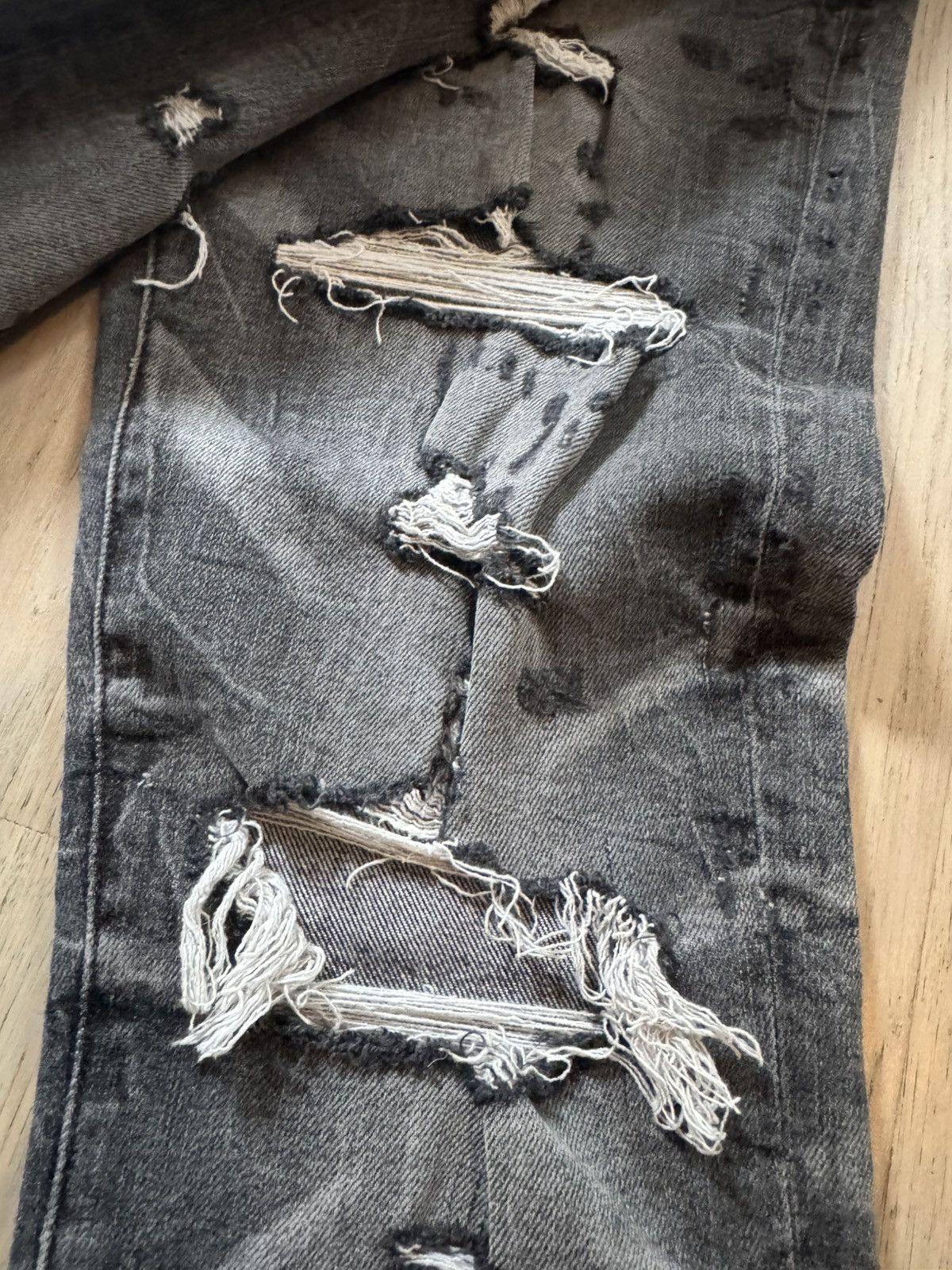 Amiri AMIRI jeans STUDY ALL PHOTOS CAREFULLY FOR TAPE MEASUREMENTS Size US 32 / EU 48 - 11 Thumbnail