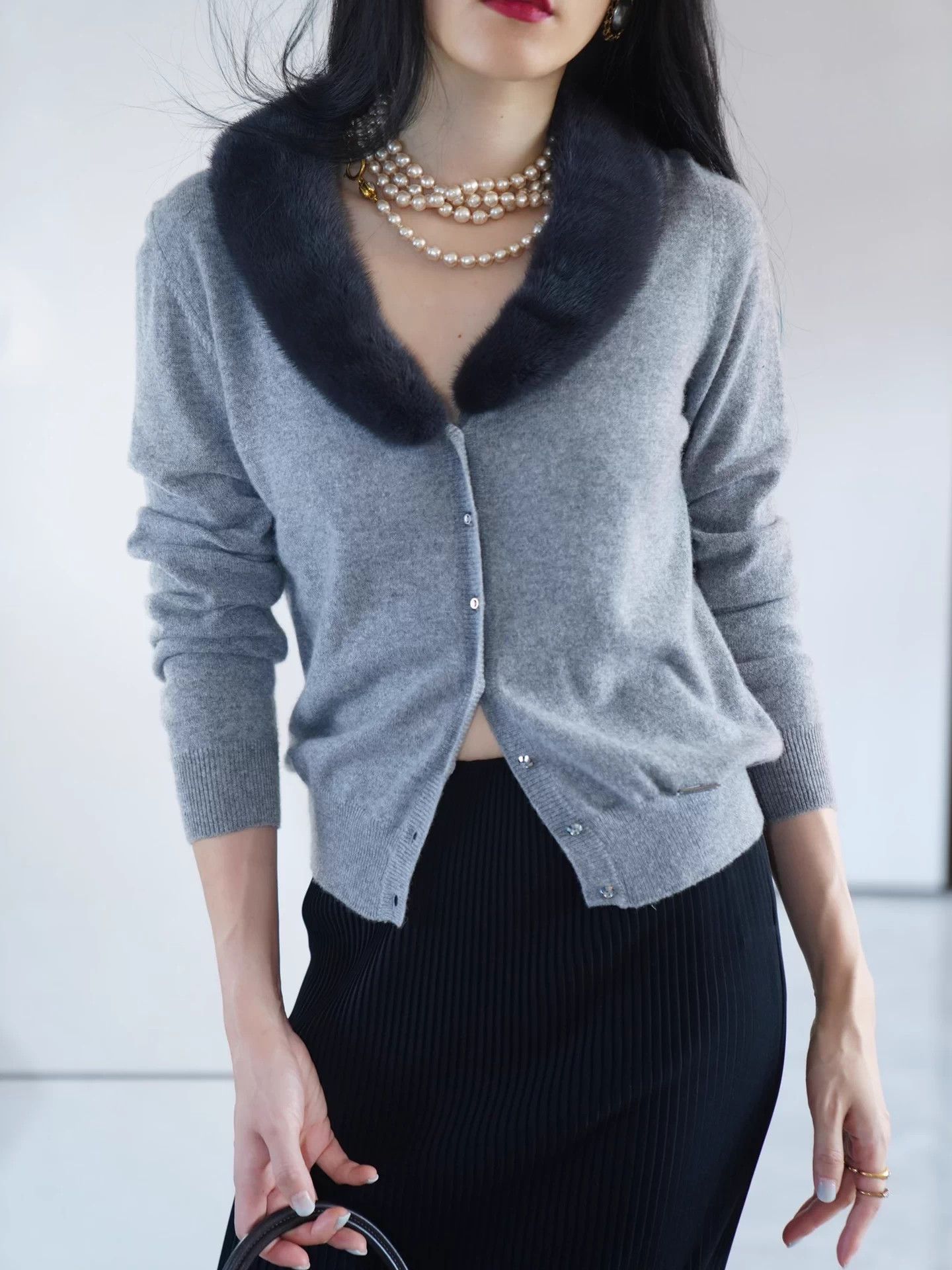 Blumarine Blumarine Mink Collar Cashmere Cardigan Gray Crystal Btn Size S / US 4 / IT 40 - 9 Thumbnail