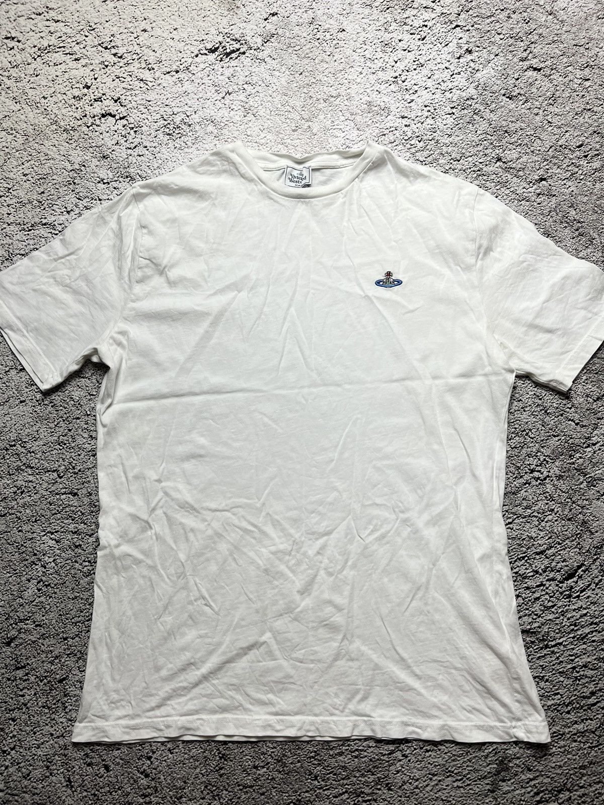 Vivienne Westwood Vivienne Westwood small logo tee size XL fits on L Size US L / EU 52-54 / 3 - 1 Thumbnail