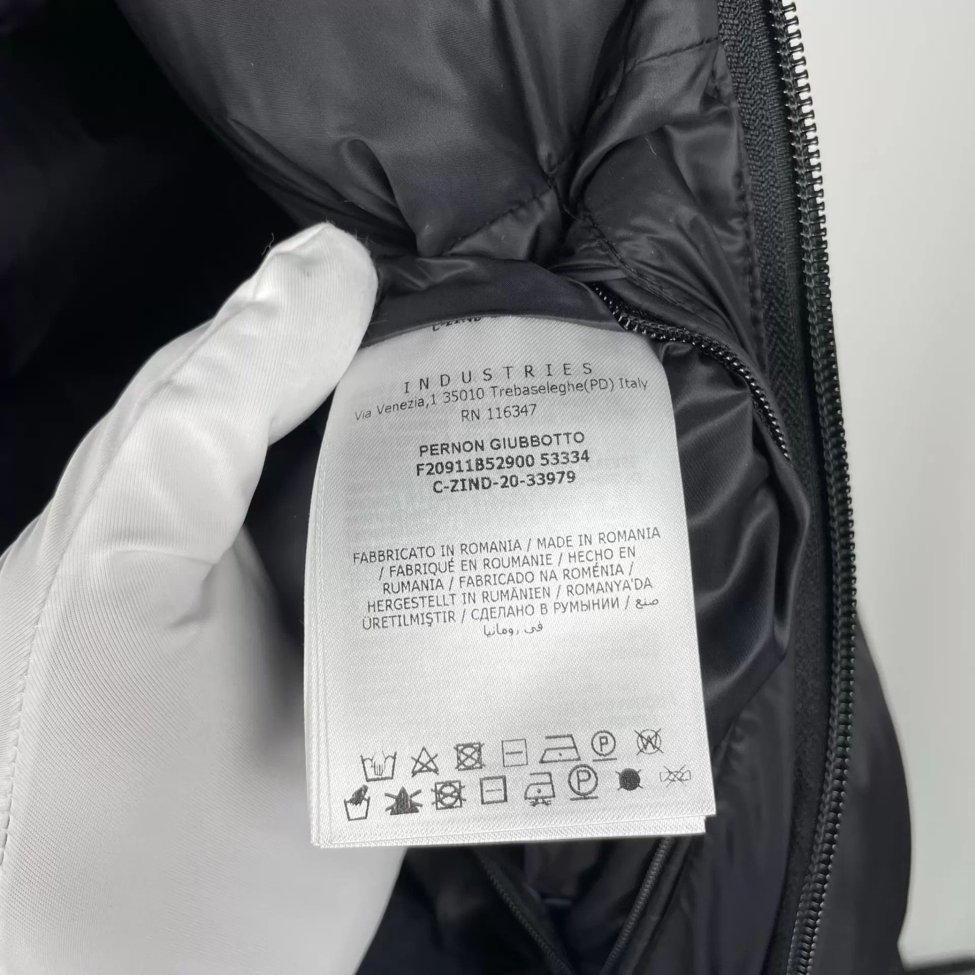 Moncler Moncler 2020 Puffer Jacket 260420HXN6F02 Size US L / EU 52-54 / 3 - 5 Thumbnail