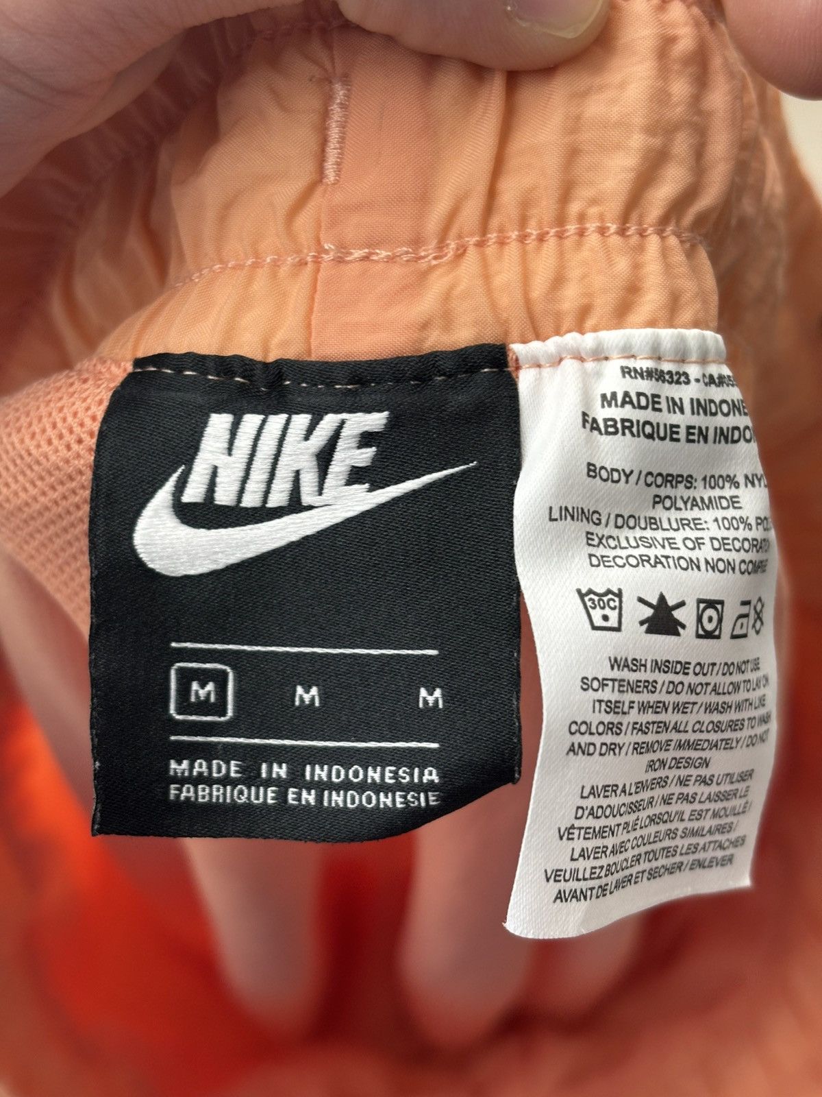 Nike Vintage Nike Nylon shorts size Medium Size US 34 / EU 50 - 4 Thumbnail