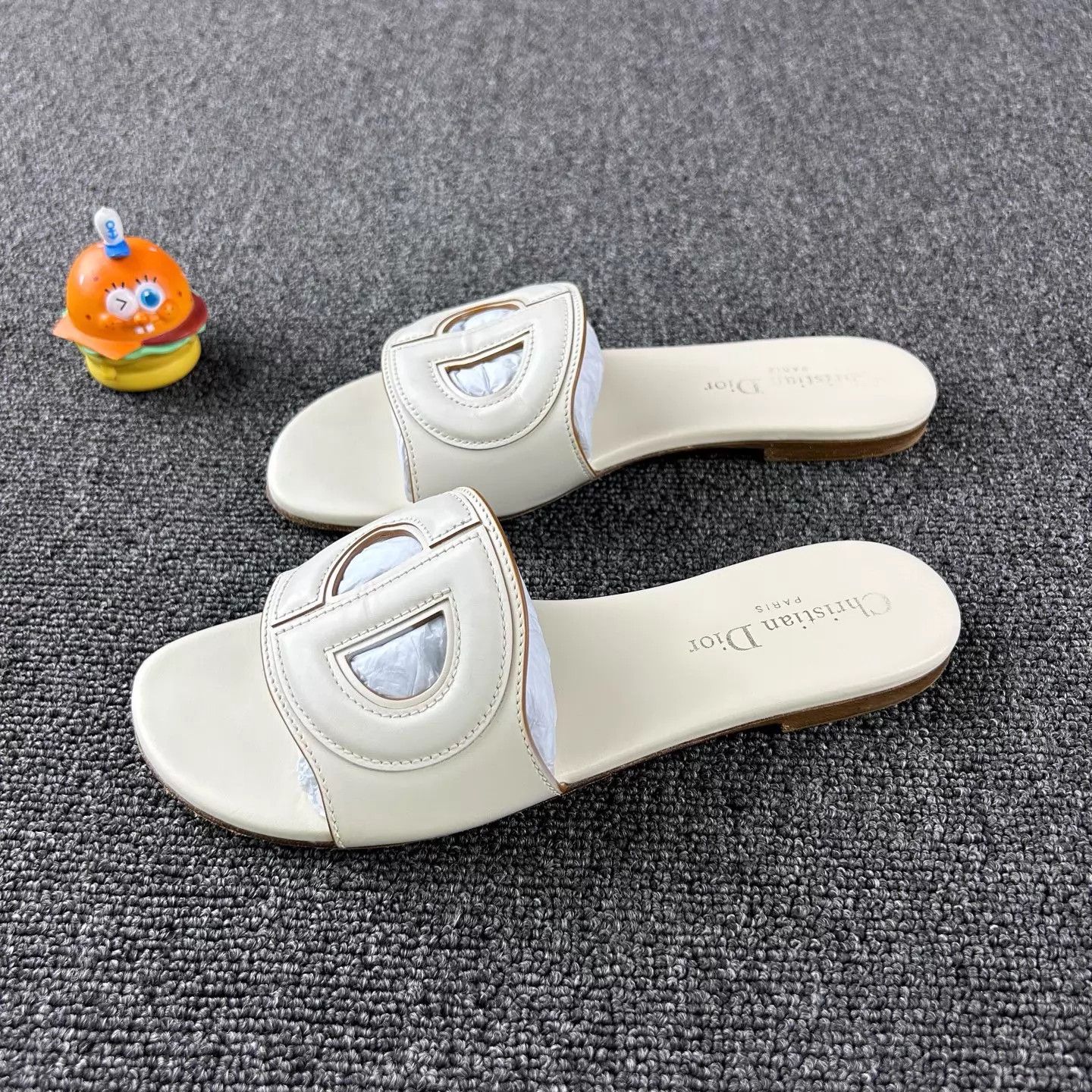 Dior Dior Pig Nose Slippers Cream EUR 37 Size US 6.5 / IT 36.5 - 1 Thumbnail