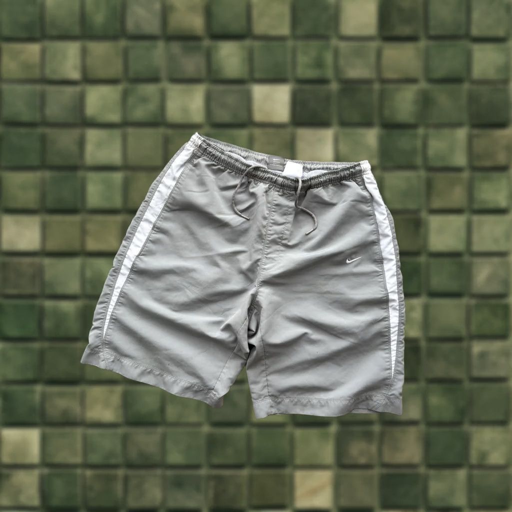 Nike Nike Vintage nylon track shorts L gray 90s Retro Sports Cargo Men Size US 33 - 1 Thumbnail