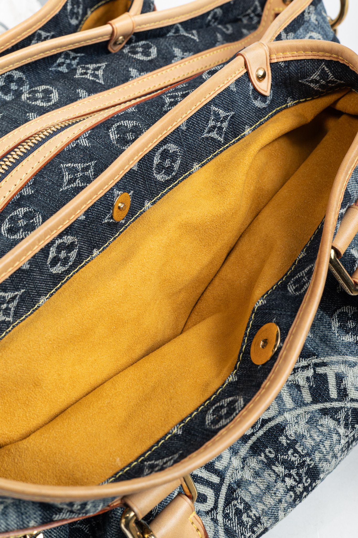 Louis Vuitton Louis Vuitton Cabas Raye GM Monogram Denim Cruise Bag Size ONE SIZE - 14 Thumbnail