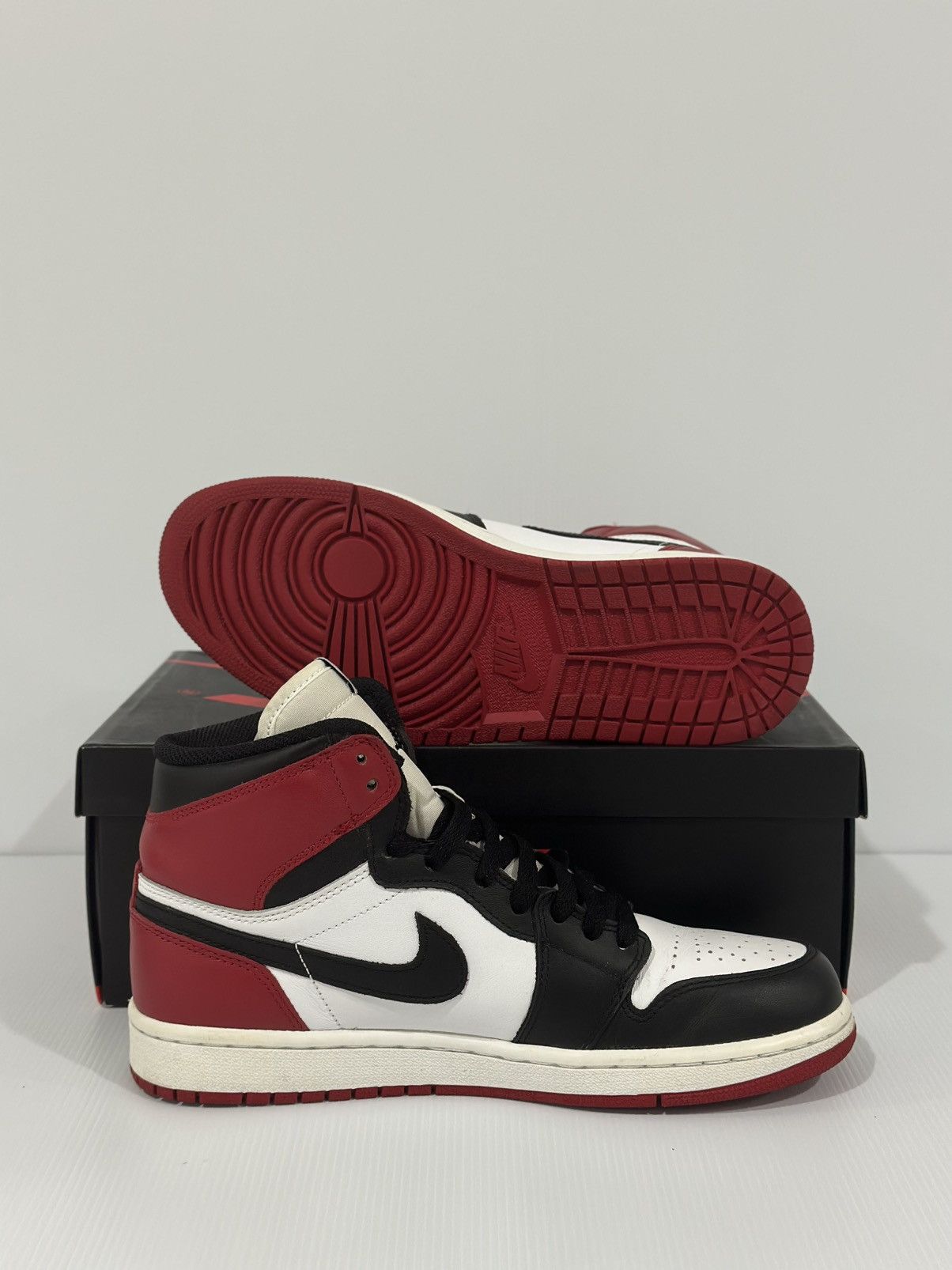 Nike Jordan 1 Retro Black Toe (2013) Size US 8 / EU 41 - 8 Thumbnail